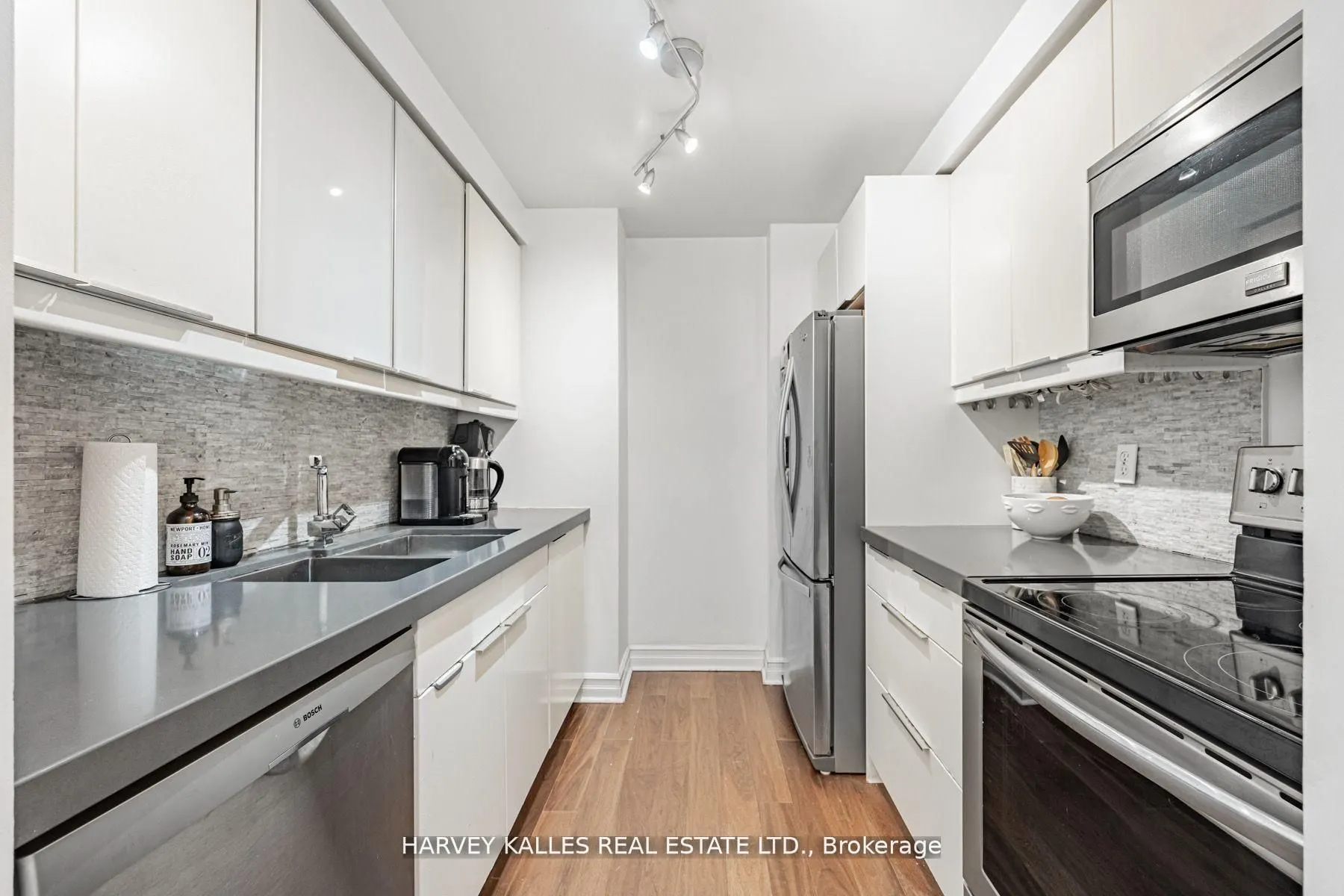 5 Rosehill Avenue, #910