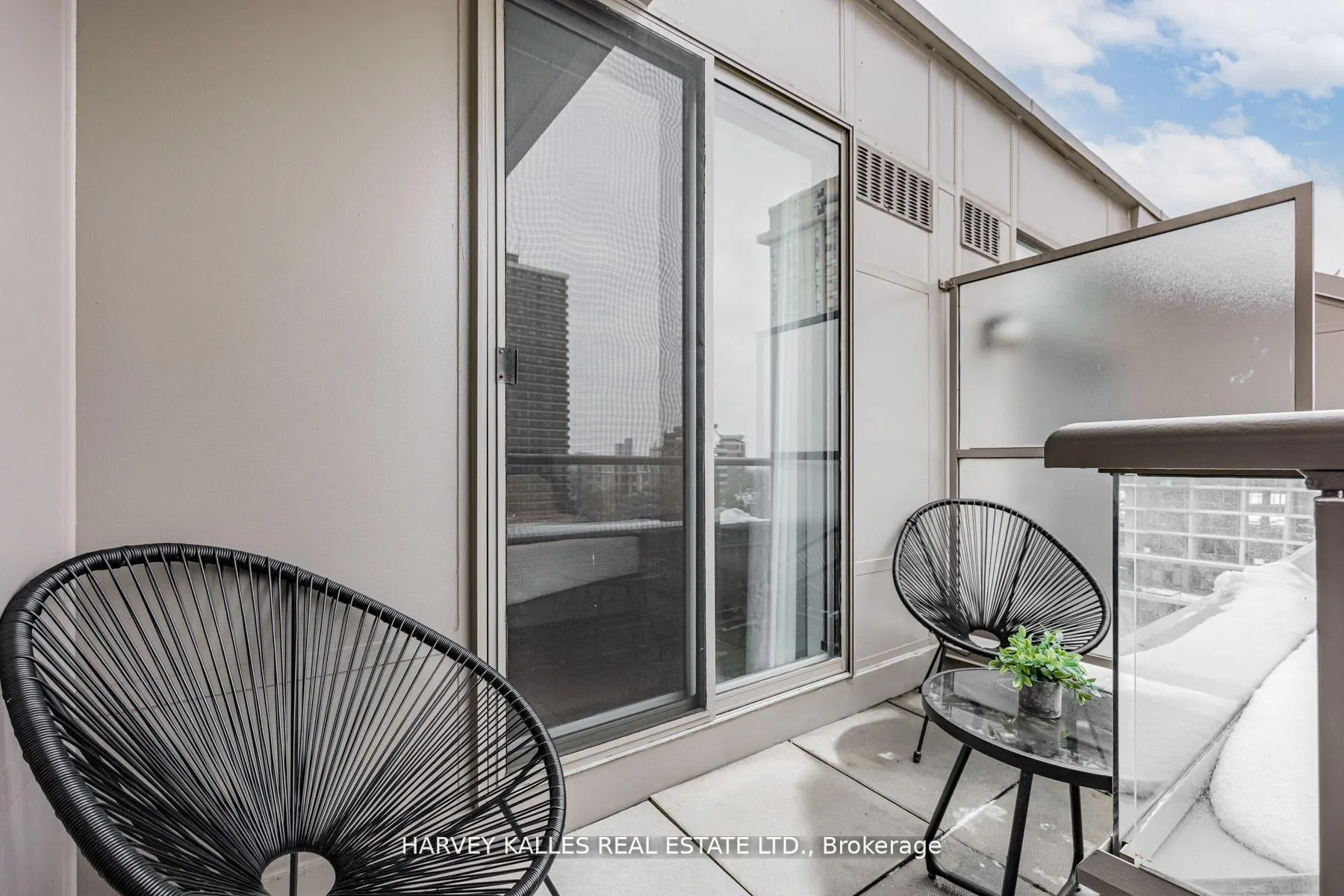 5 Rosehill Avenue, #910