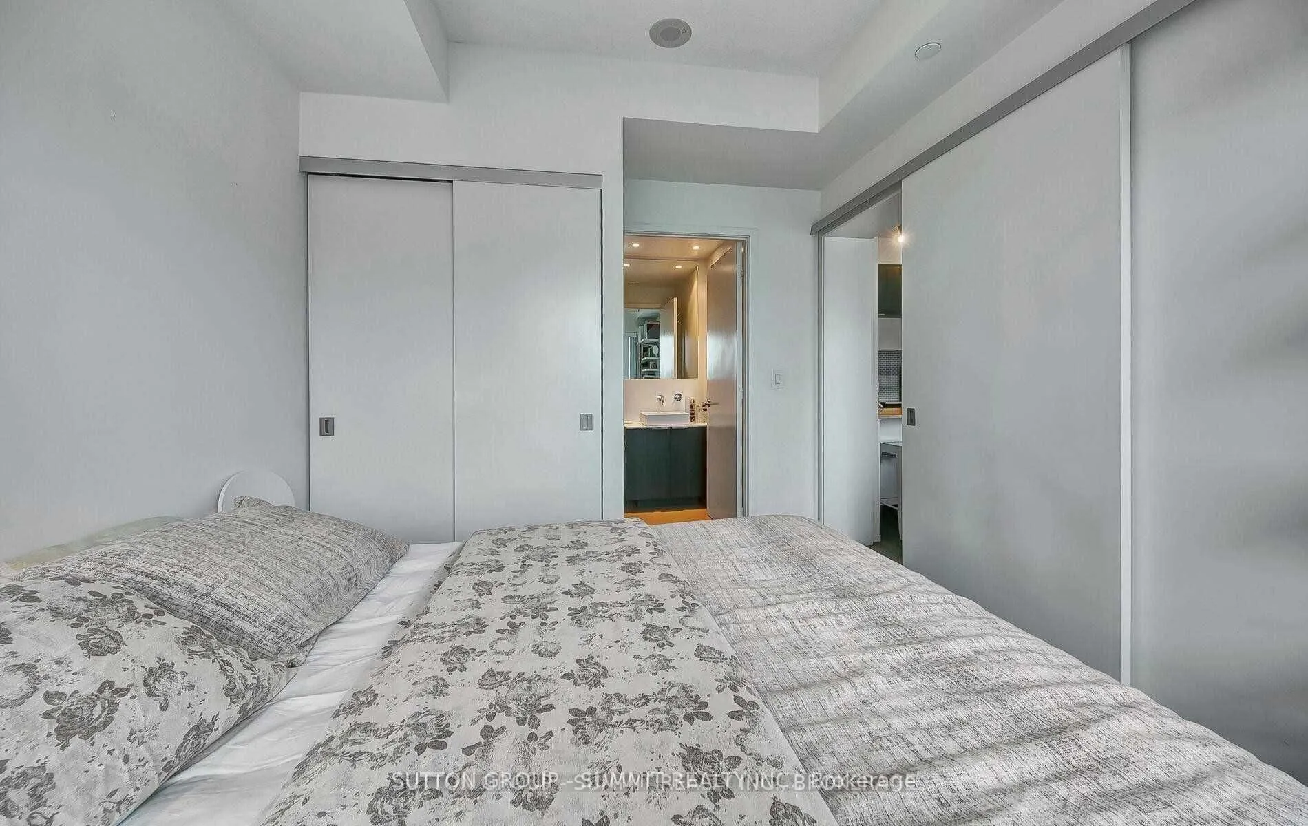 159 Dundas Street E, #2408