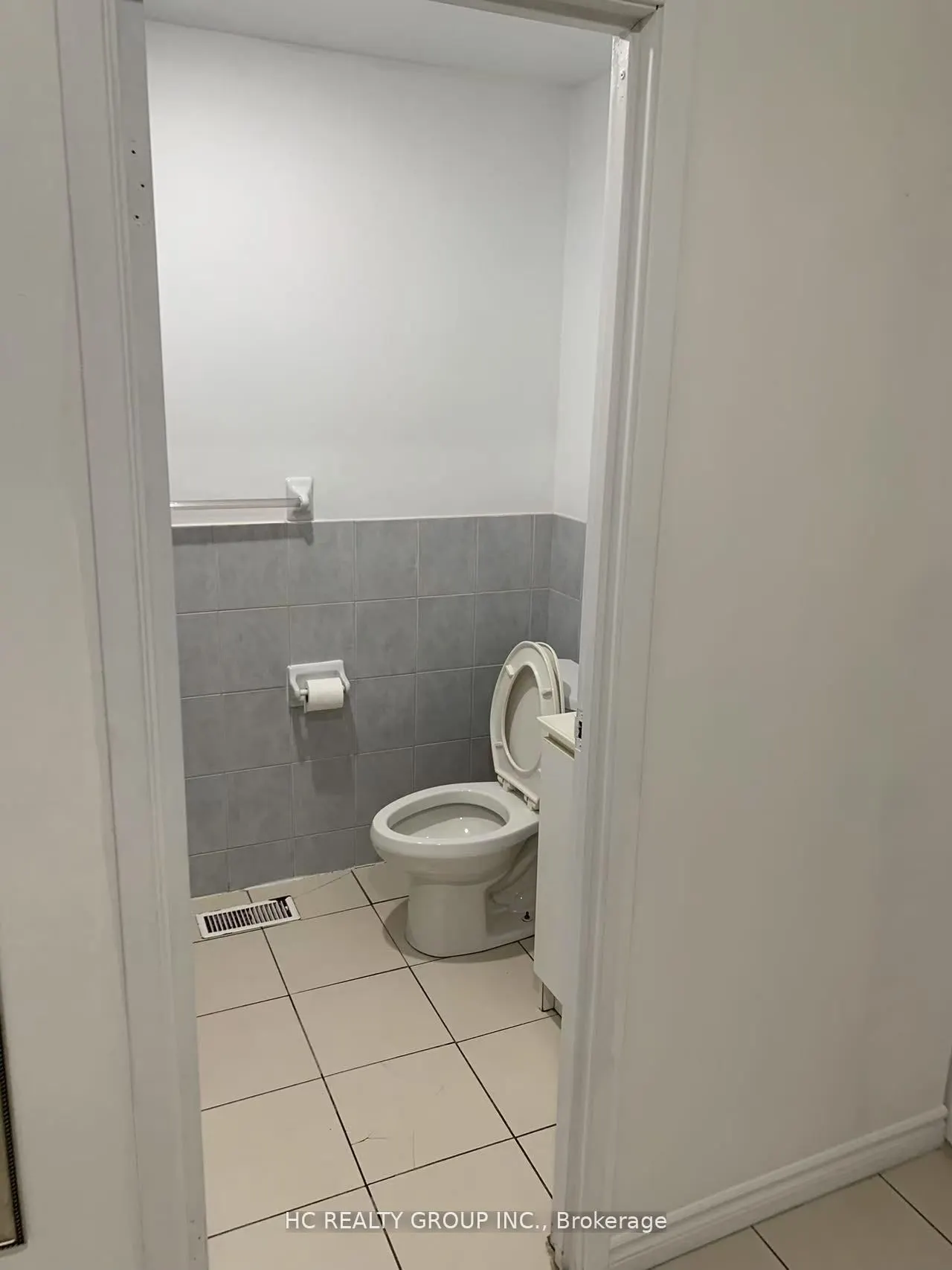 562 Bathurst Street