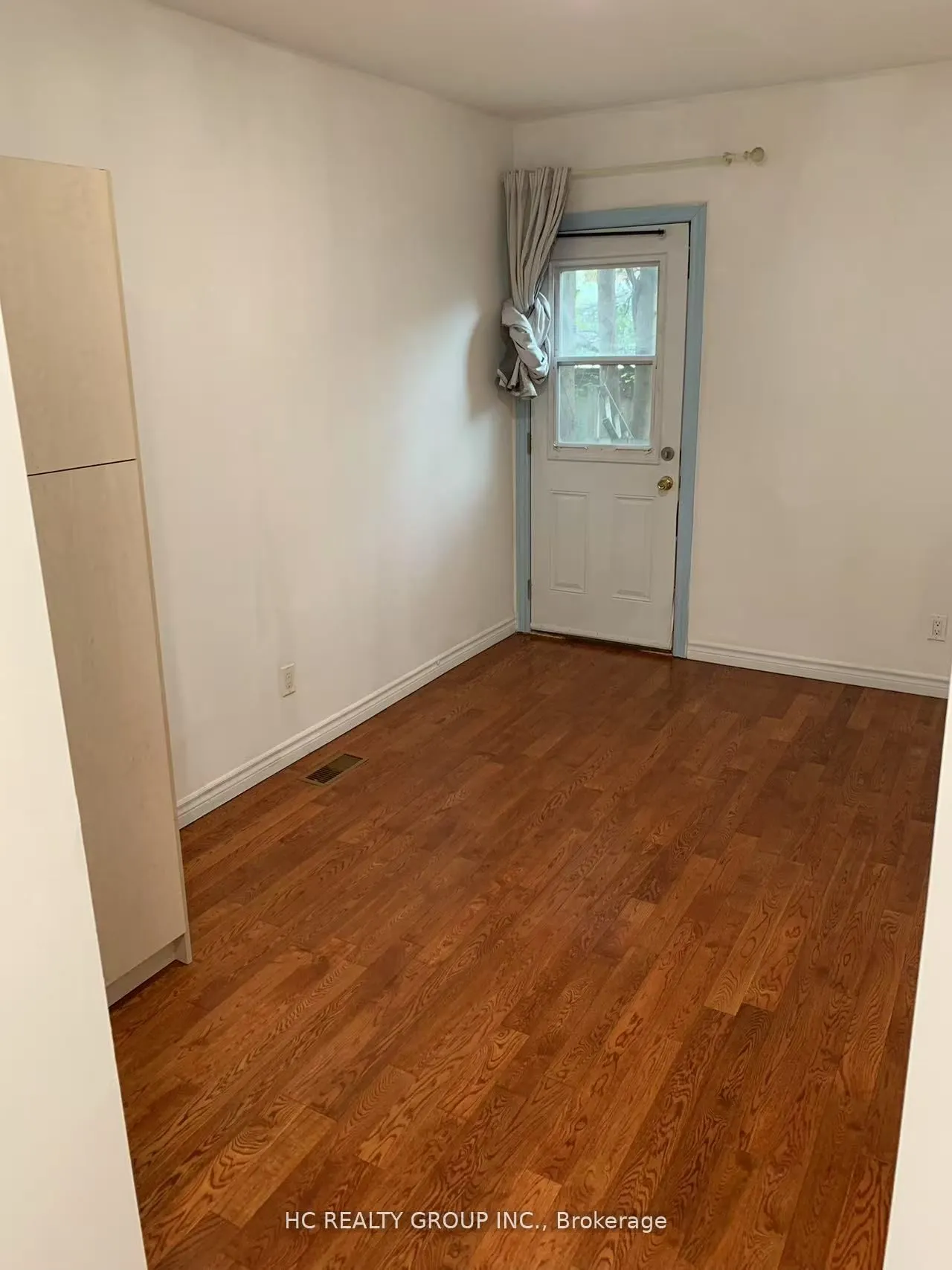 562 Bathurst Street