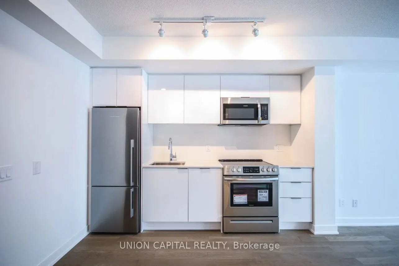 25 Richmond Street E, #1607