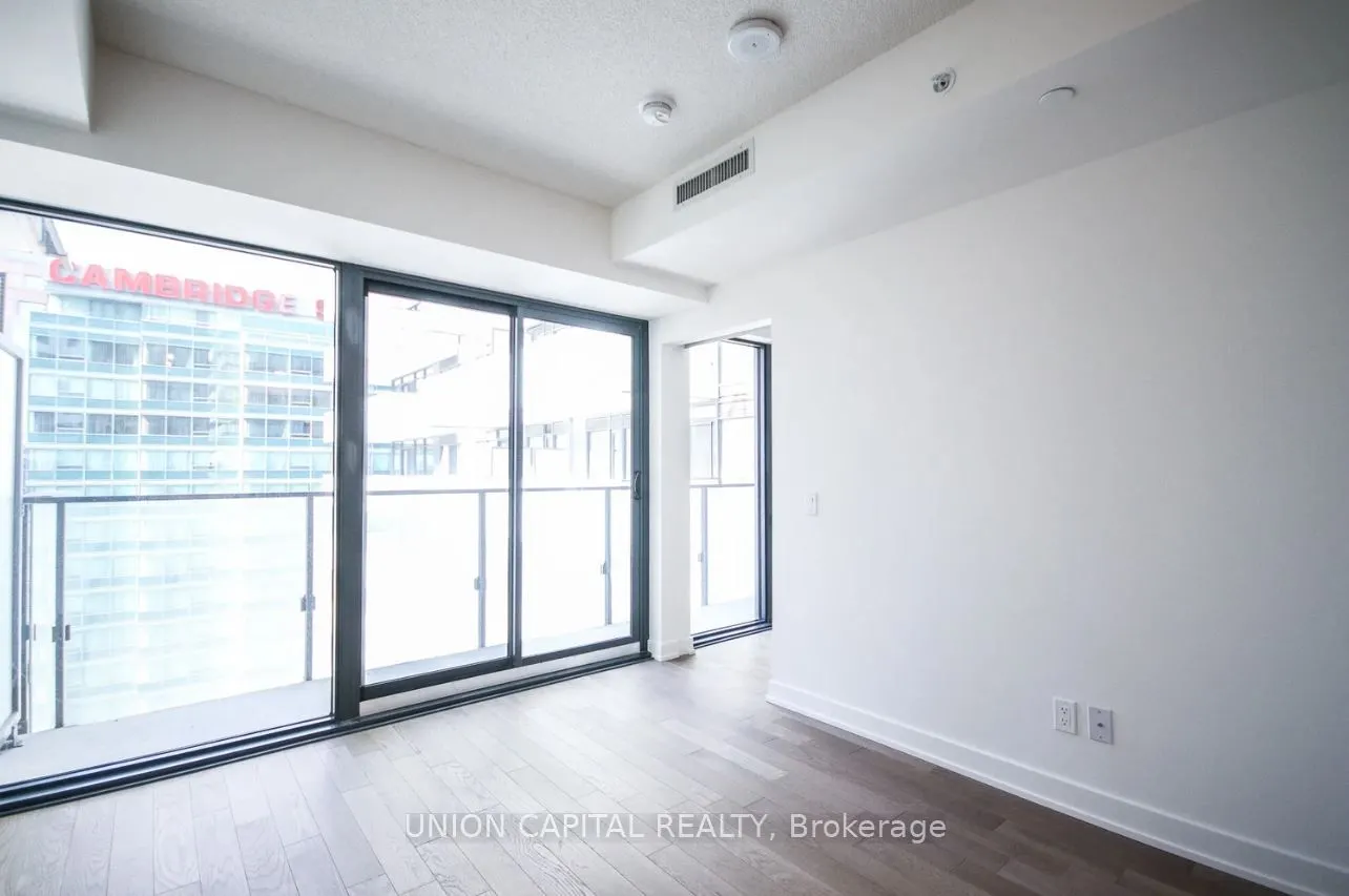 25 Richmond Street E, #1607
