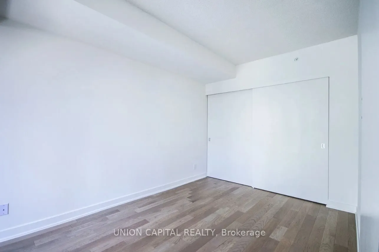 25 Richmond Street E, #1607