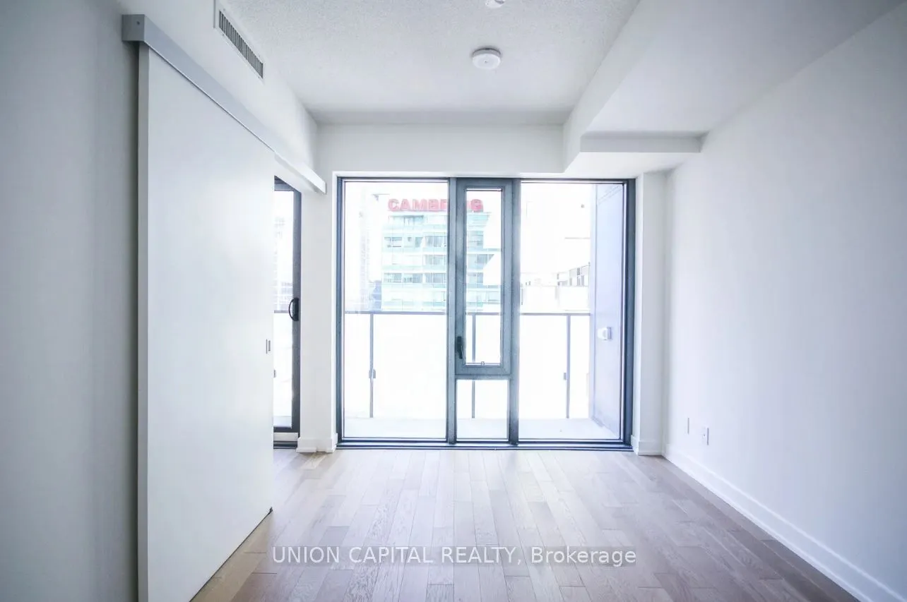 25 Richmond Street E, #1607