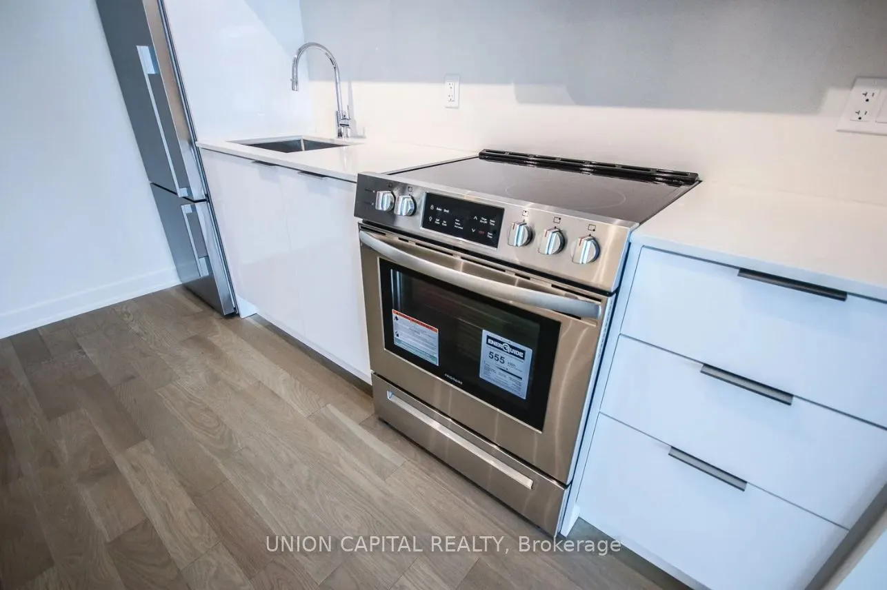 25 Richmond Street E, #1607