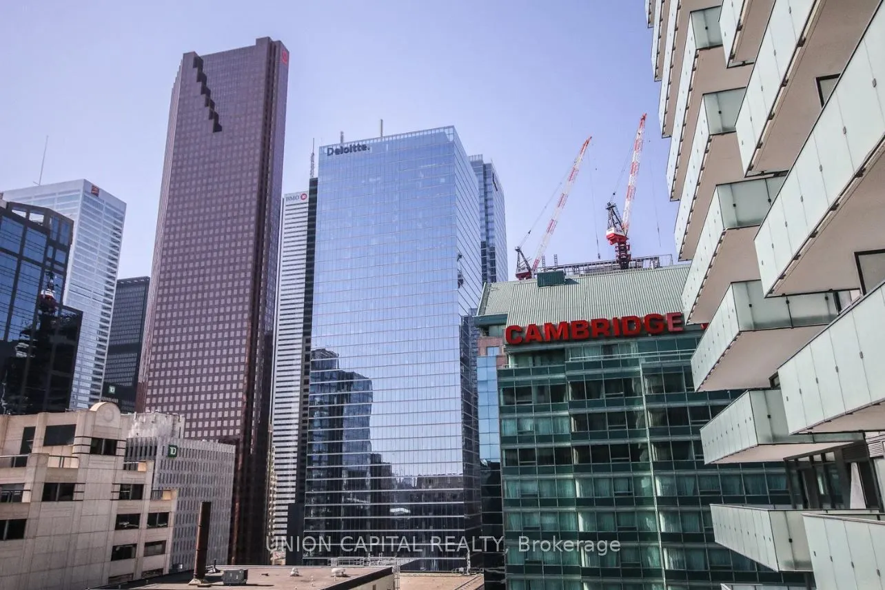 25 Richmond Street E, #1607