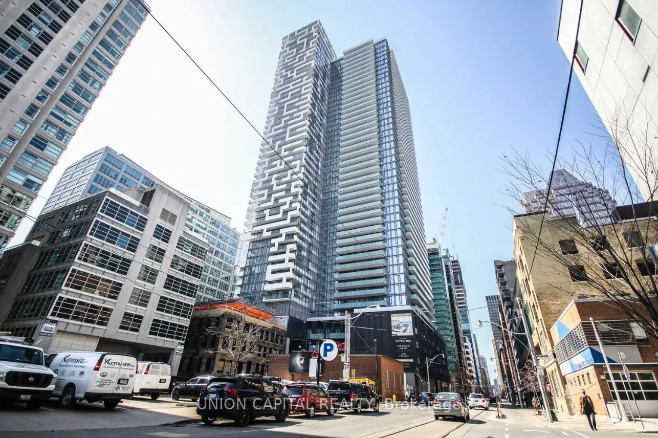 25 Richmond Street E, #1607
