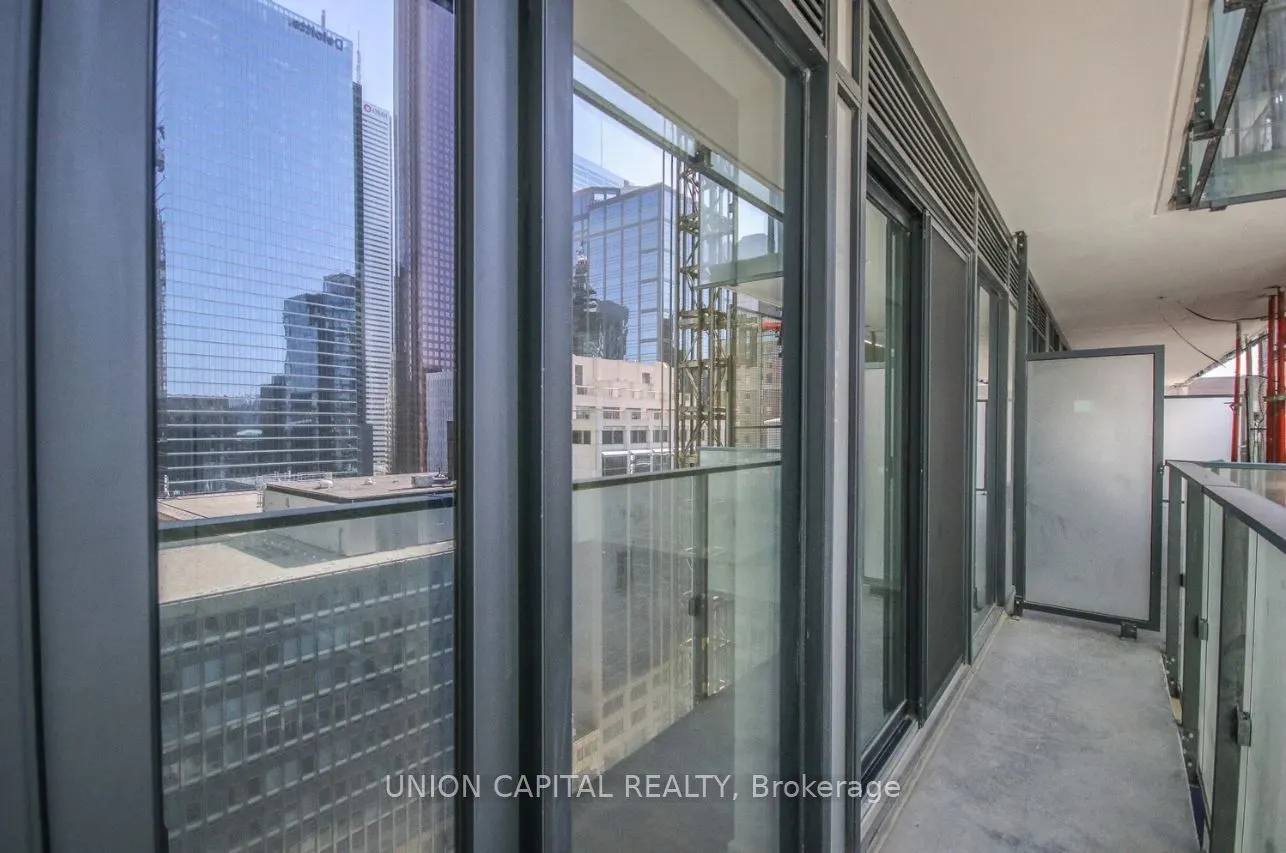 25 Richmond Street E, #1607