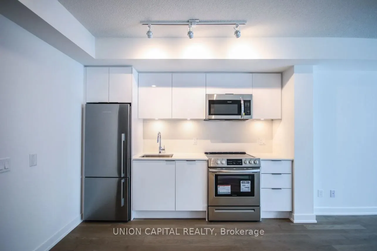25 Richmond Street E, #1607