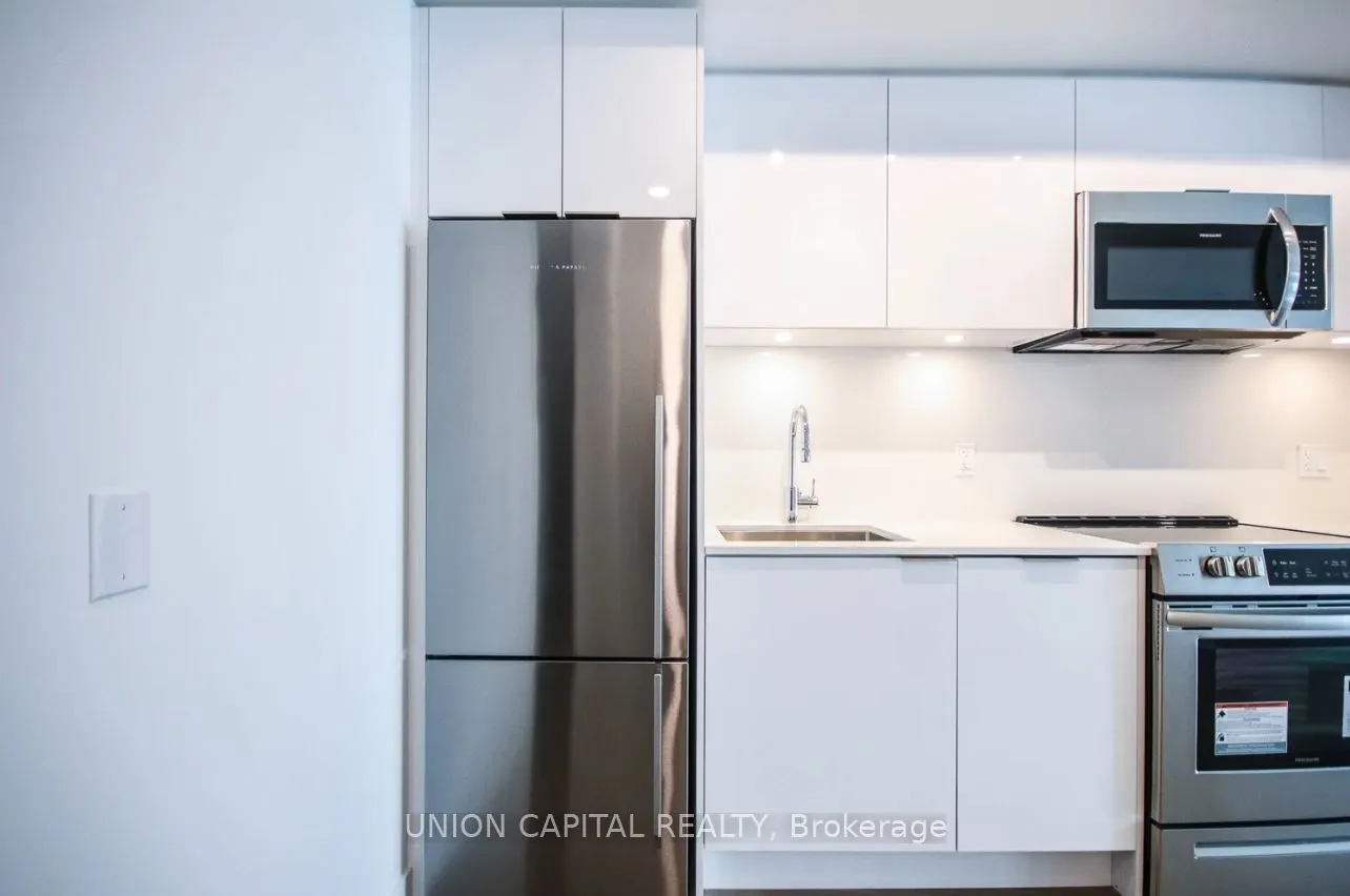 25 Richmond Street E, #1607