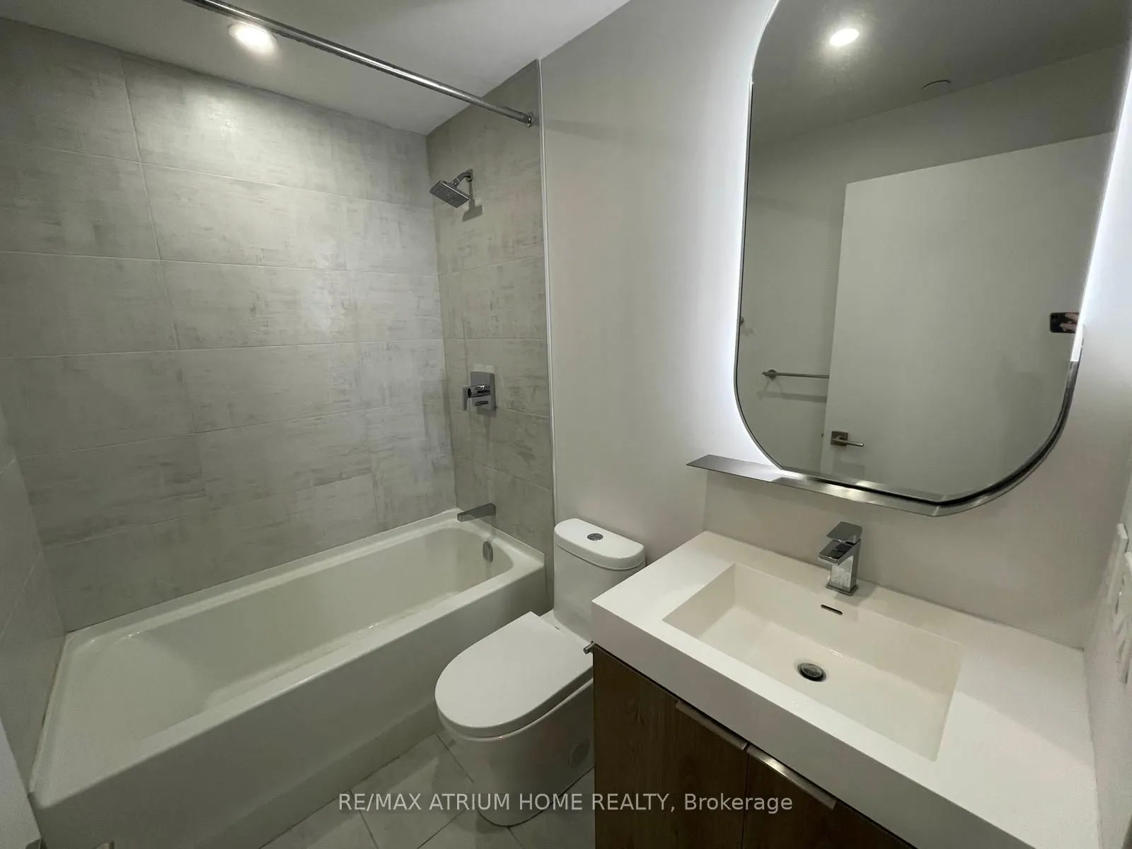 15 Holmes Avenue, #1902