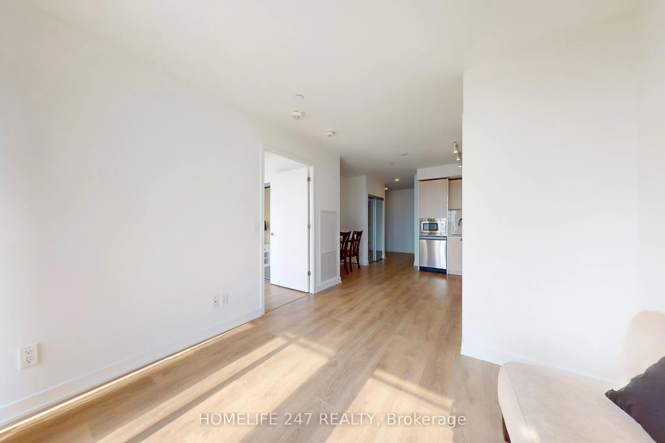 501 Yonge Street, #2701