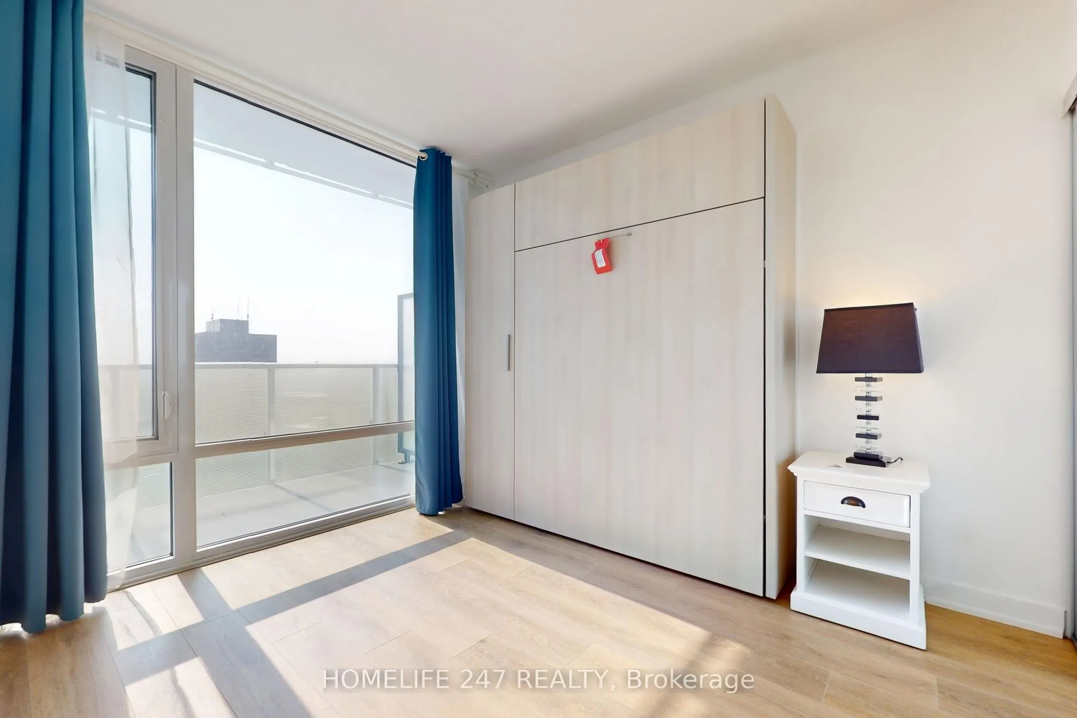 501 Yonge Street, #2701