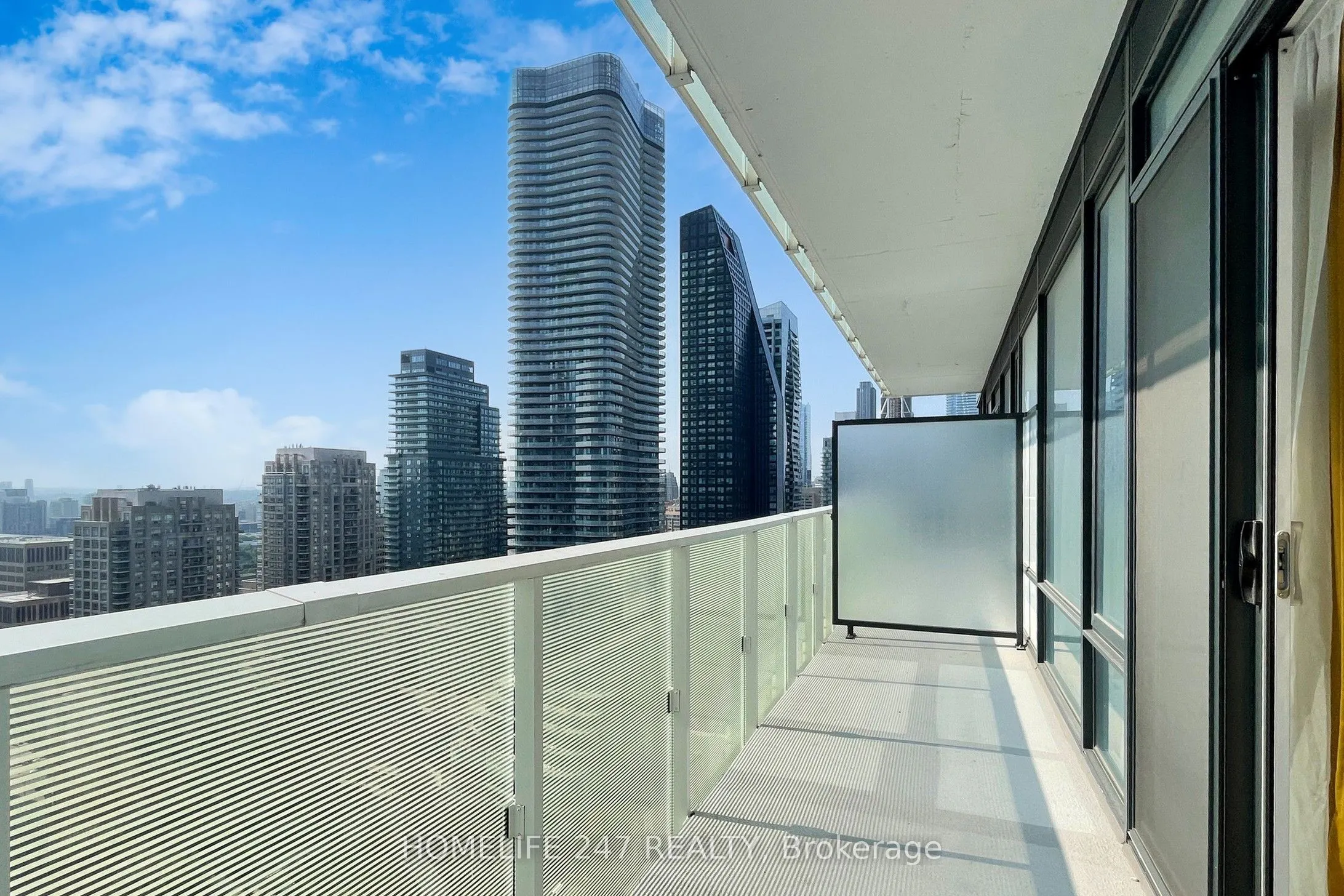 501 Yonge Street, #2701