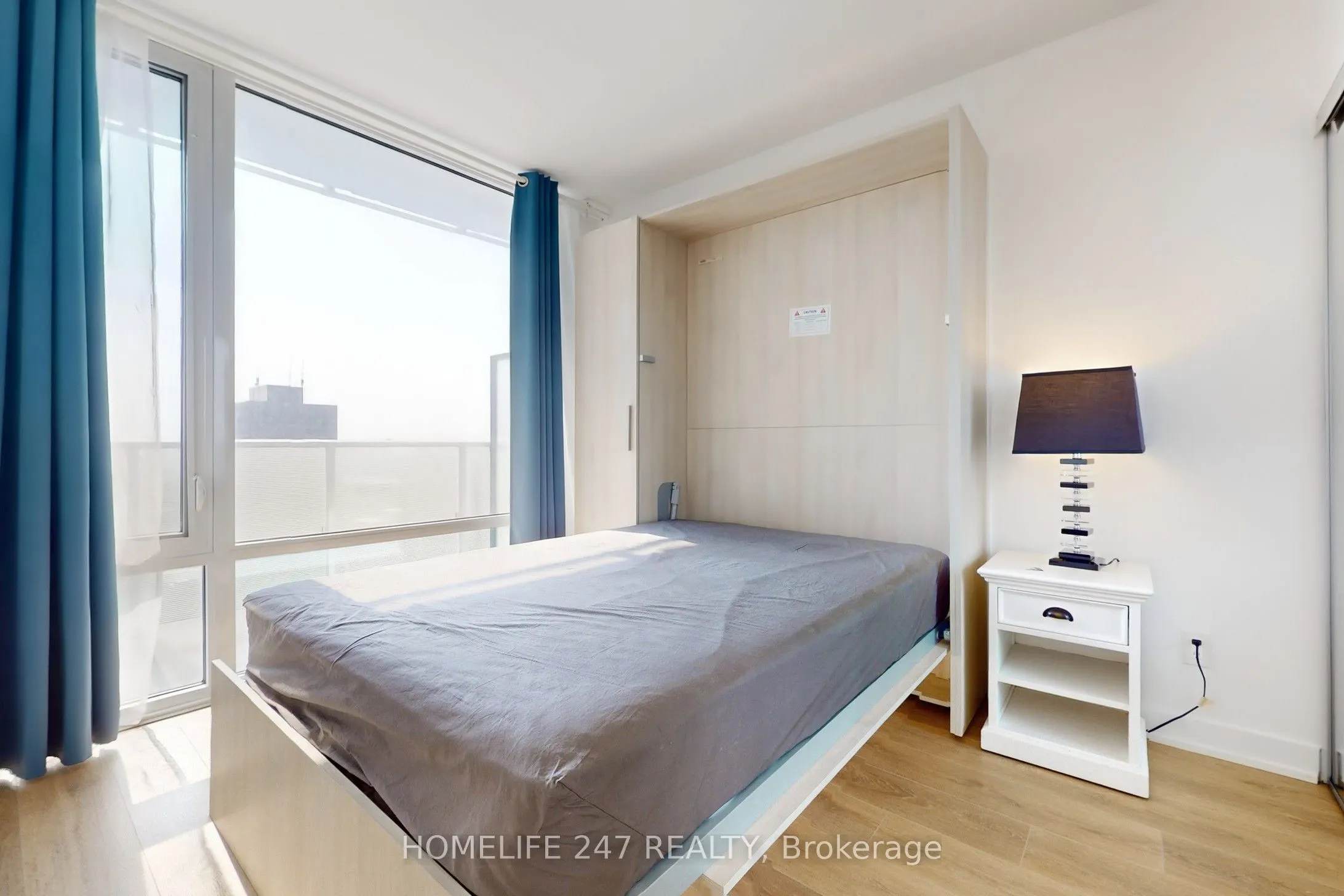 501 Yonge Street, #2701