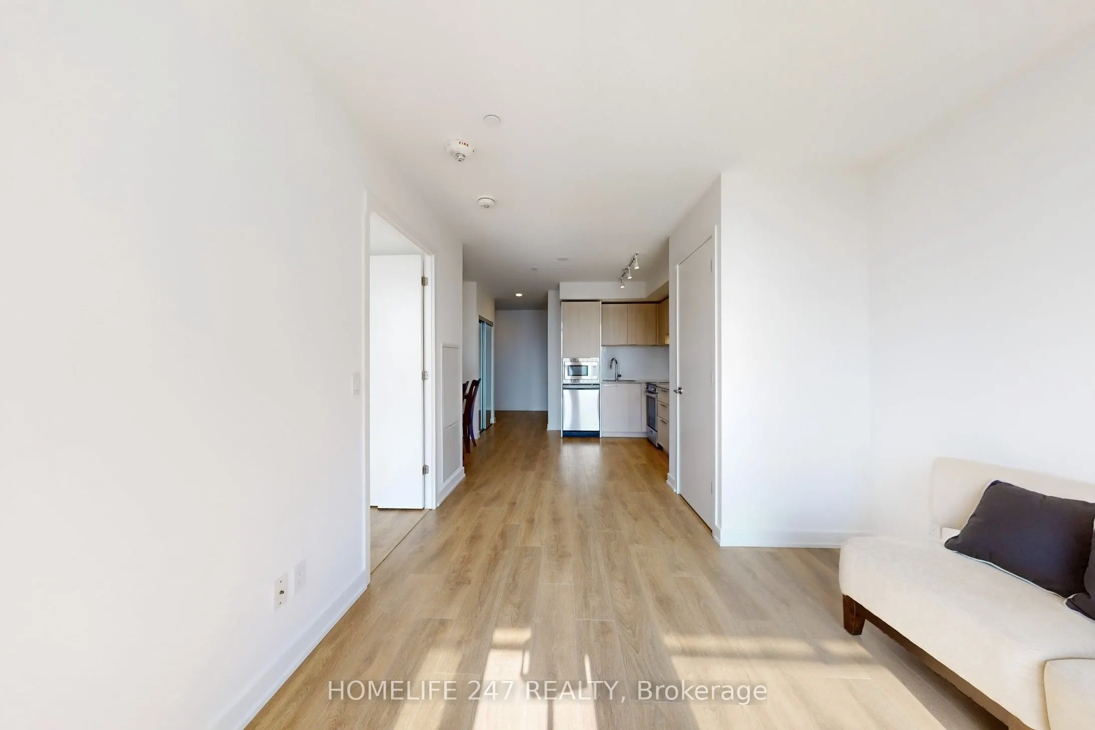 501 Yonge Street, #2701