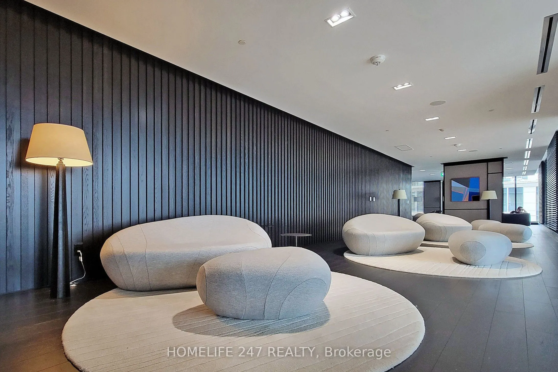 501 Yonge Street, #2701