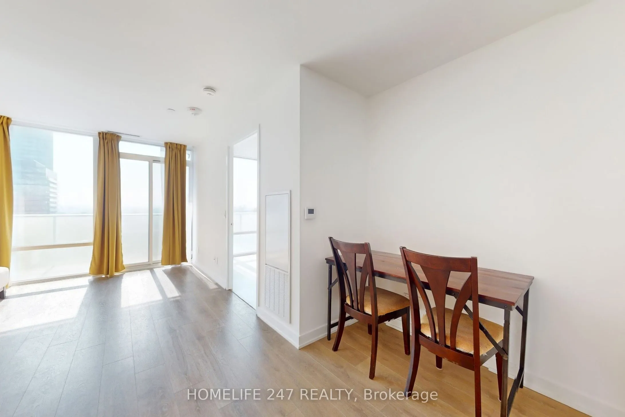 501 Yonge Street, #2701