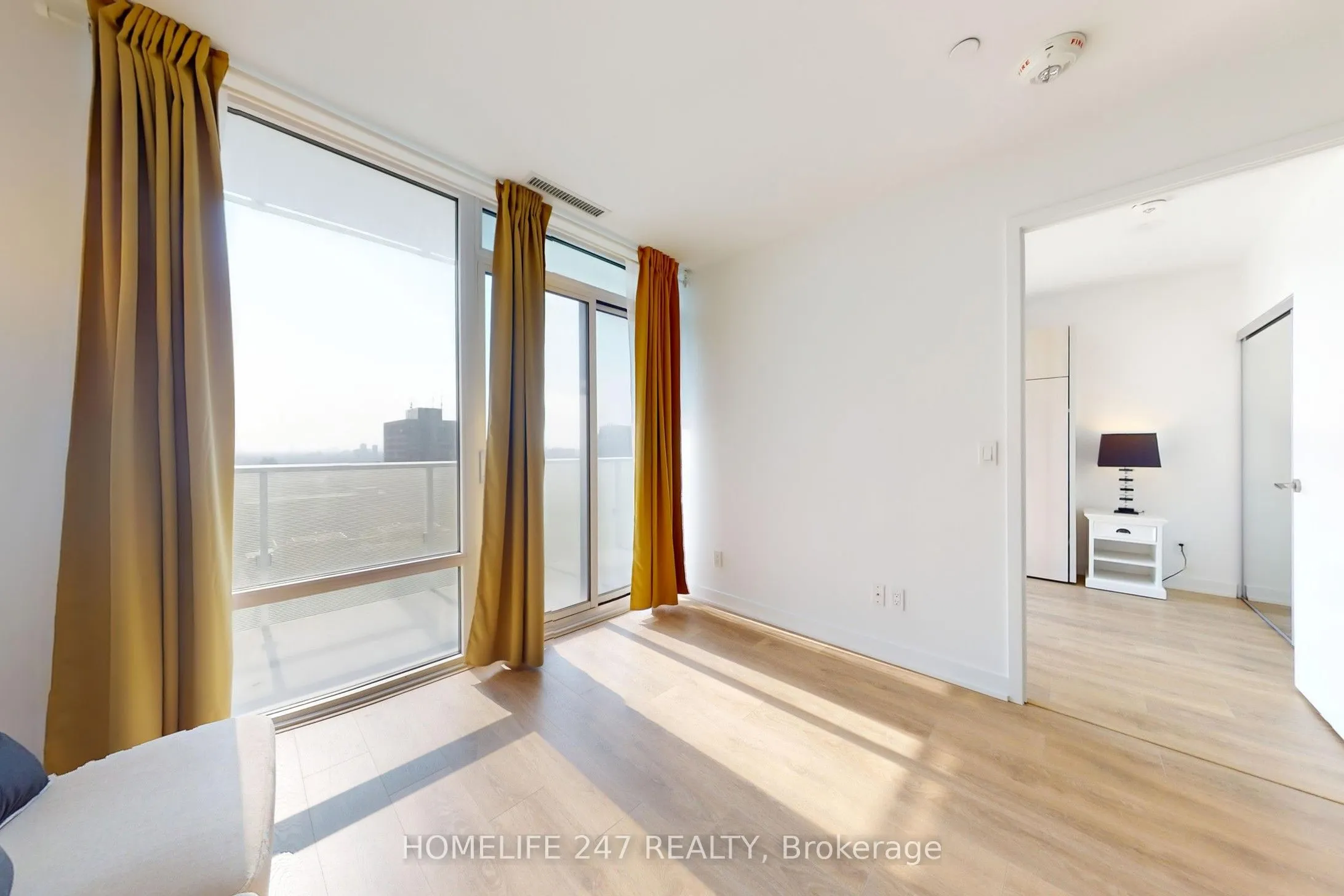 501 Yonge Street, #2701