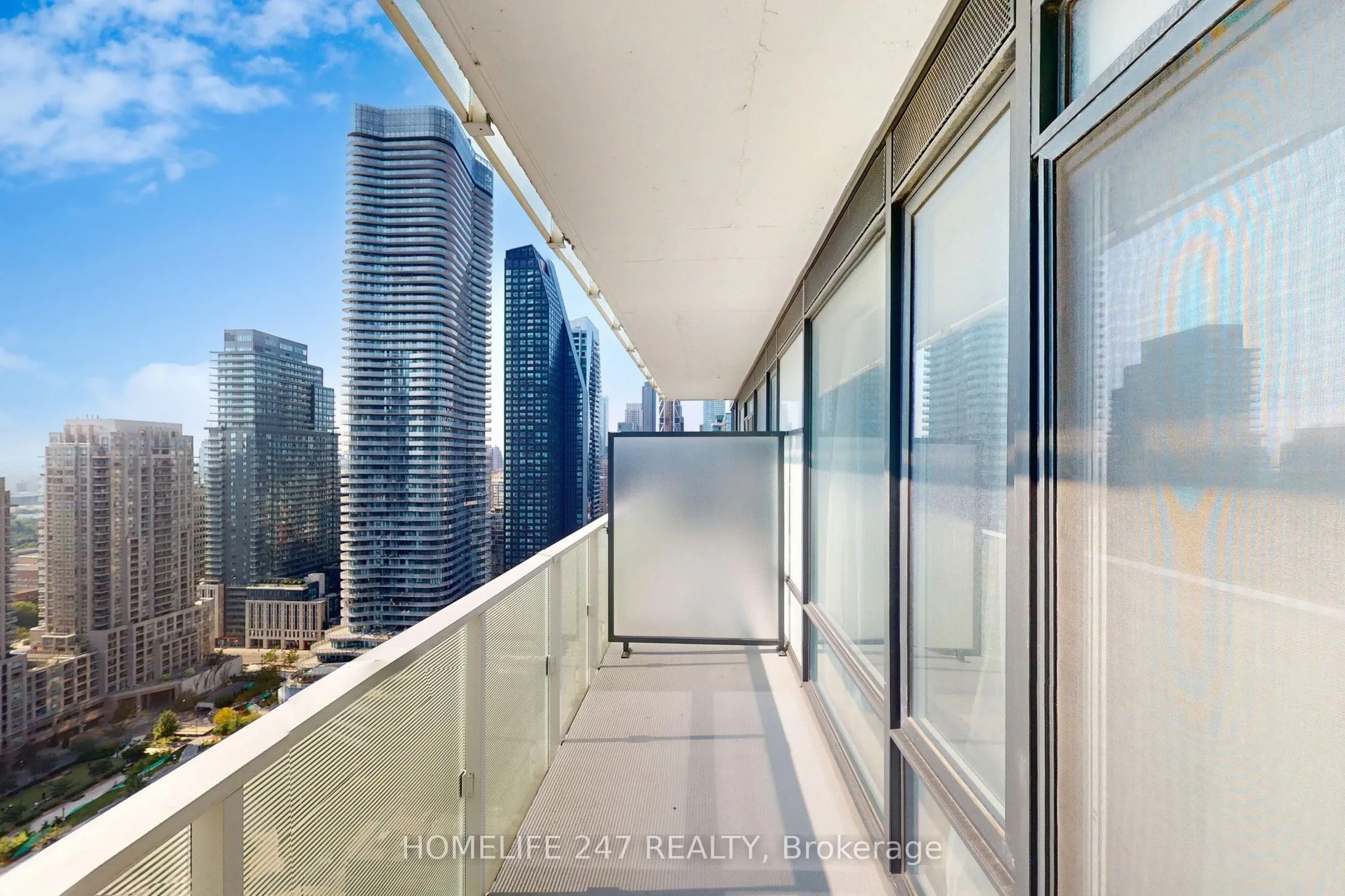 501 Yonge Street, #2701