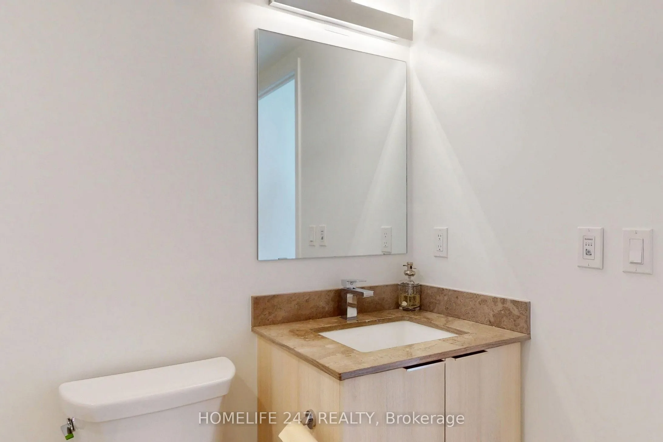 501 Yonge Street, #2701