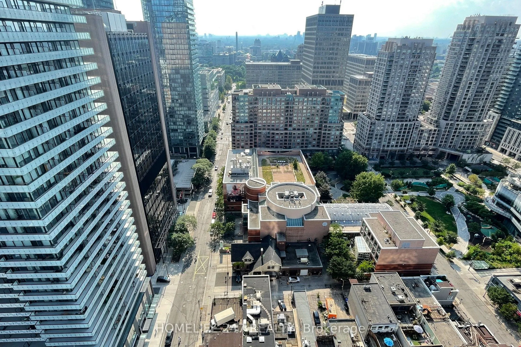 501 Yonge Street, #2701