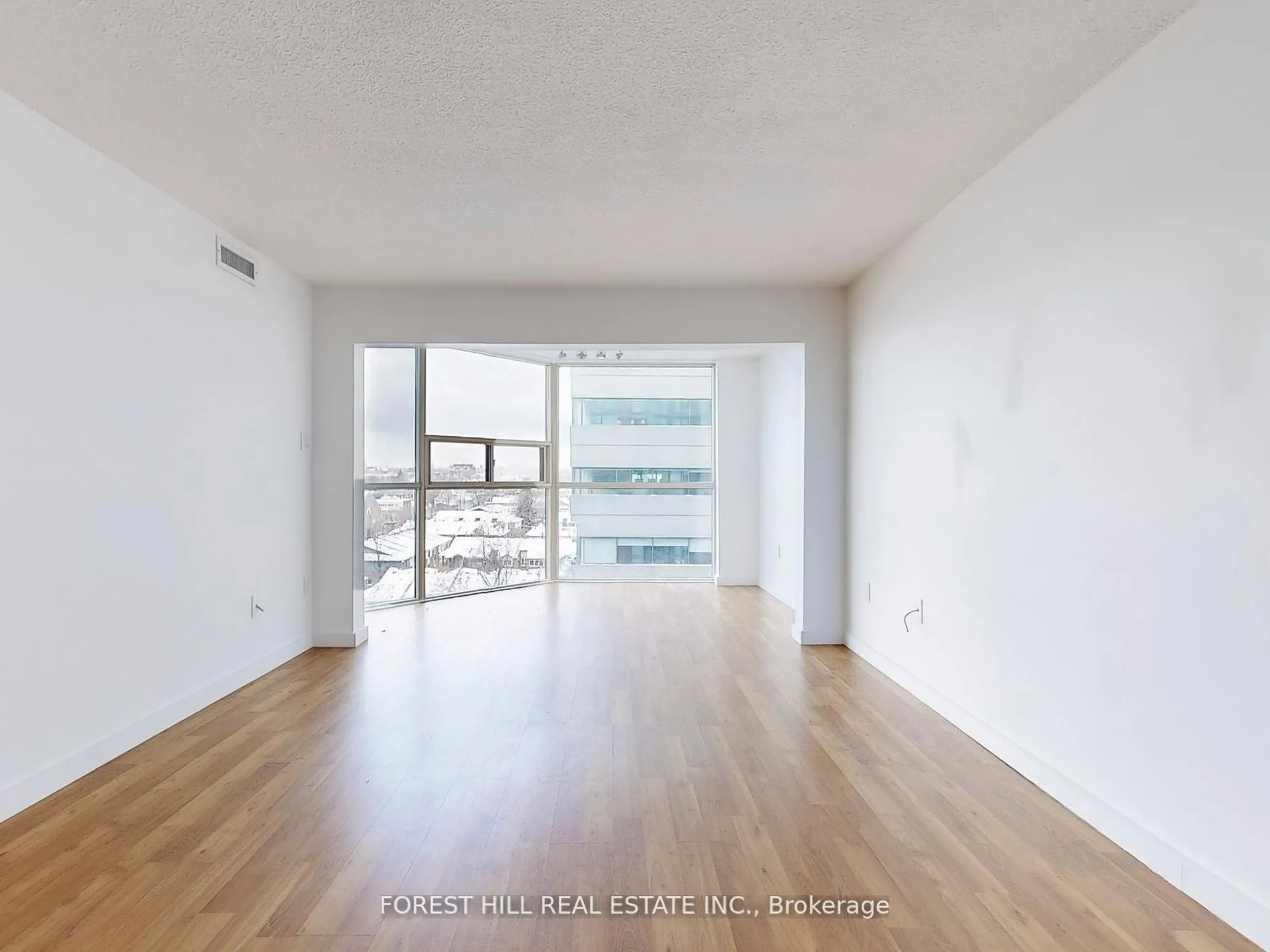 725 King Street W, #901