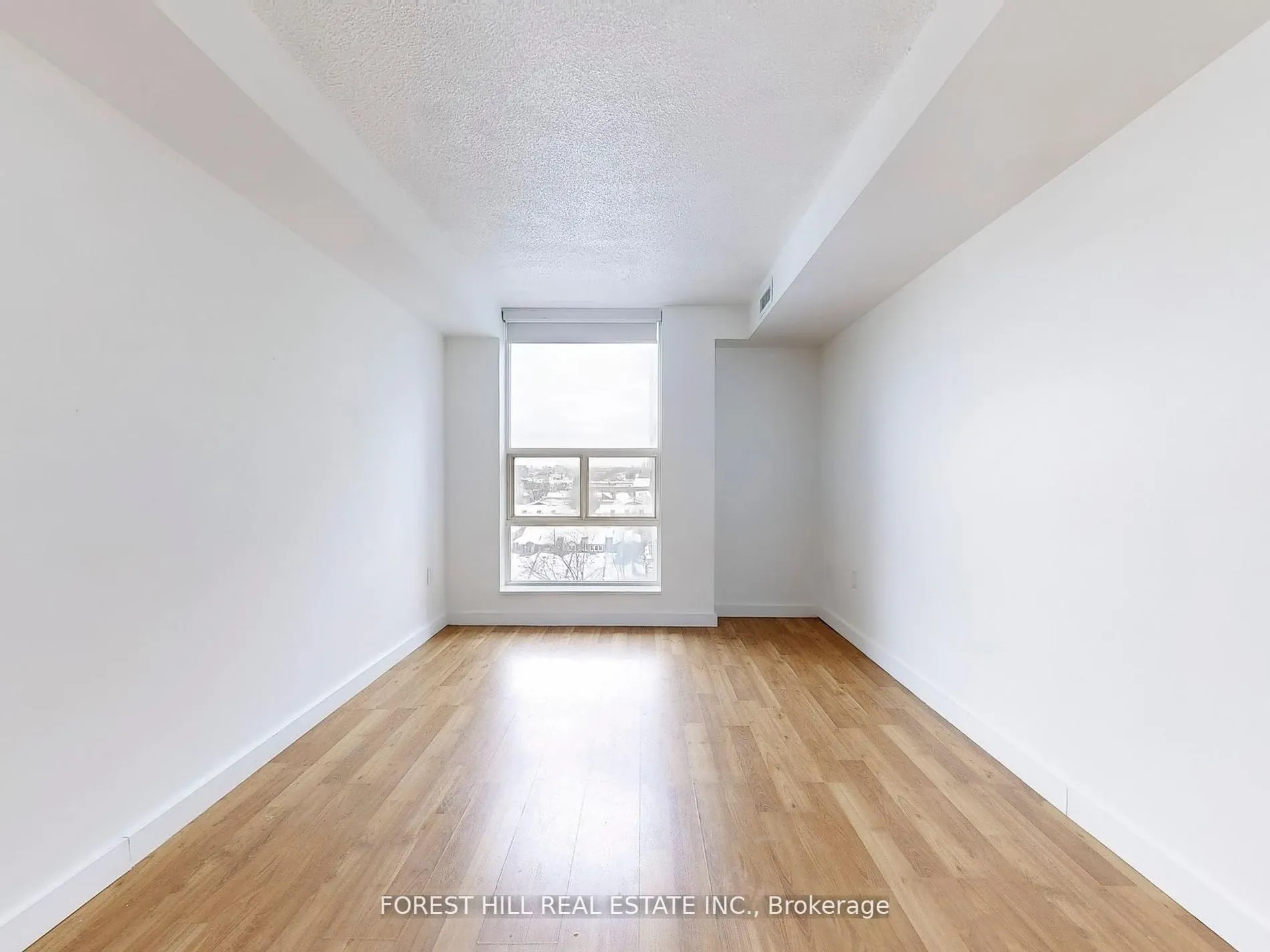 725 King Street W, #901