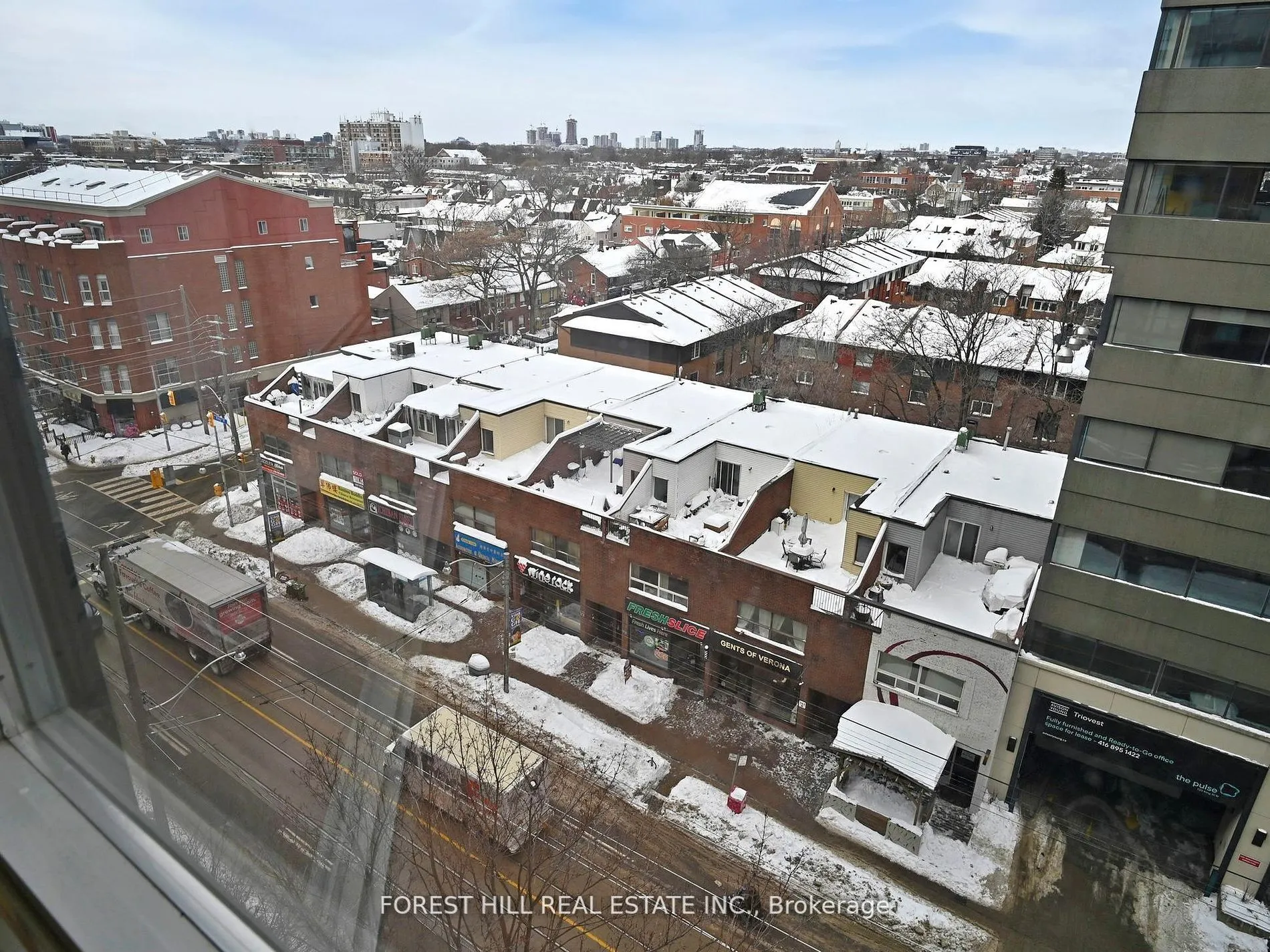 725 King Street W, #901