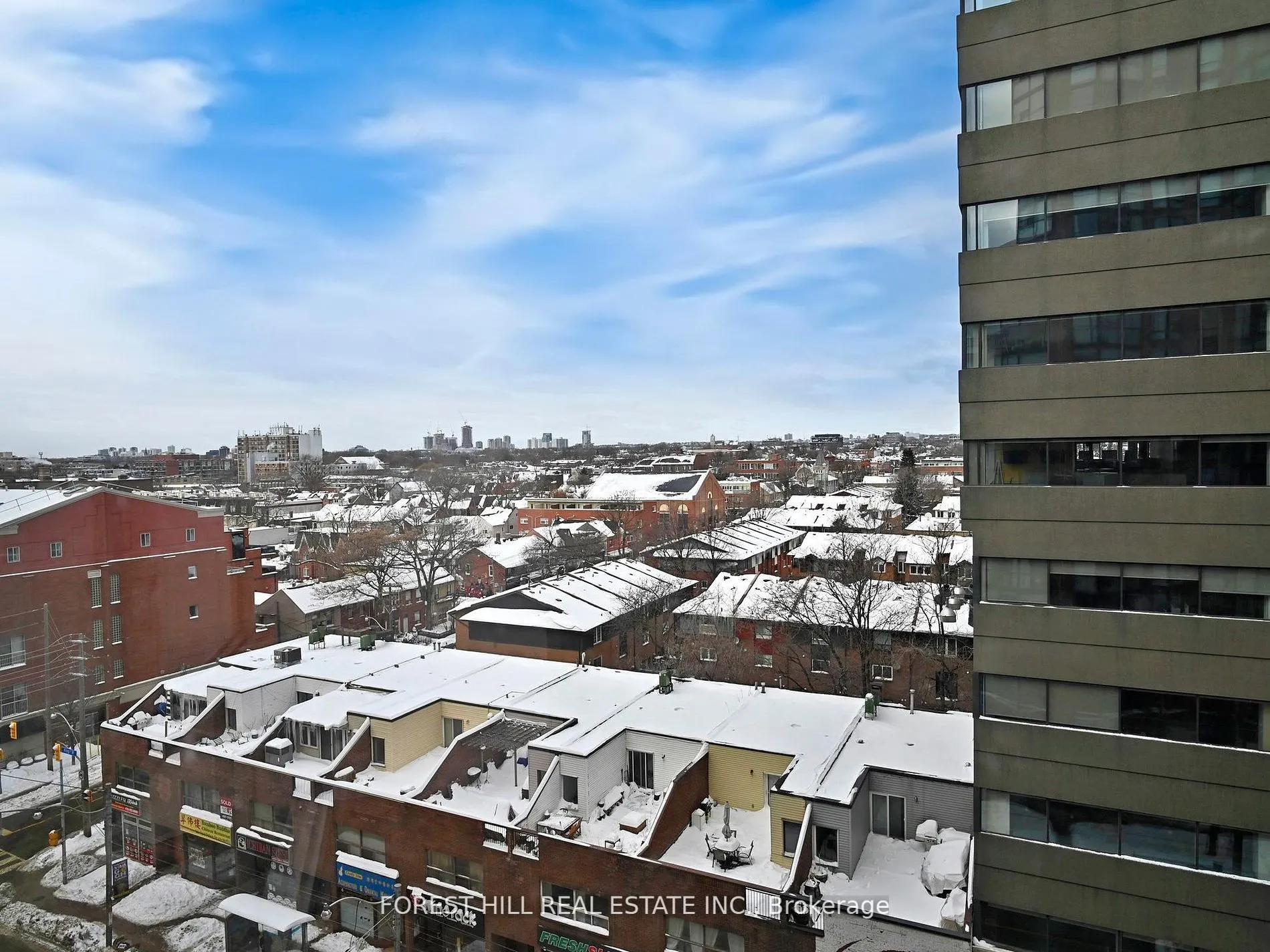 725 King Street W, #901