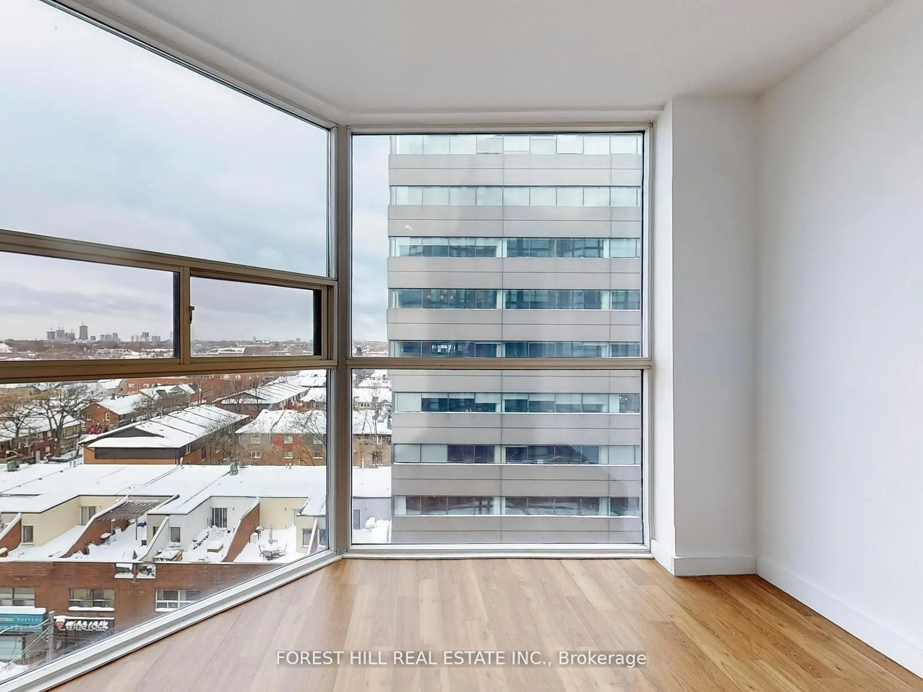 725 King Street W, #901