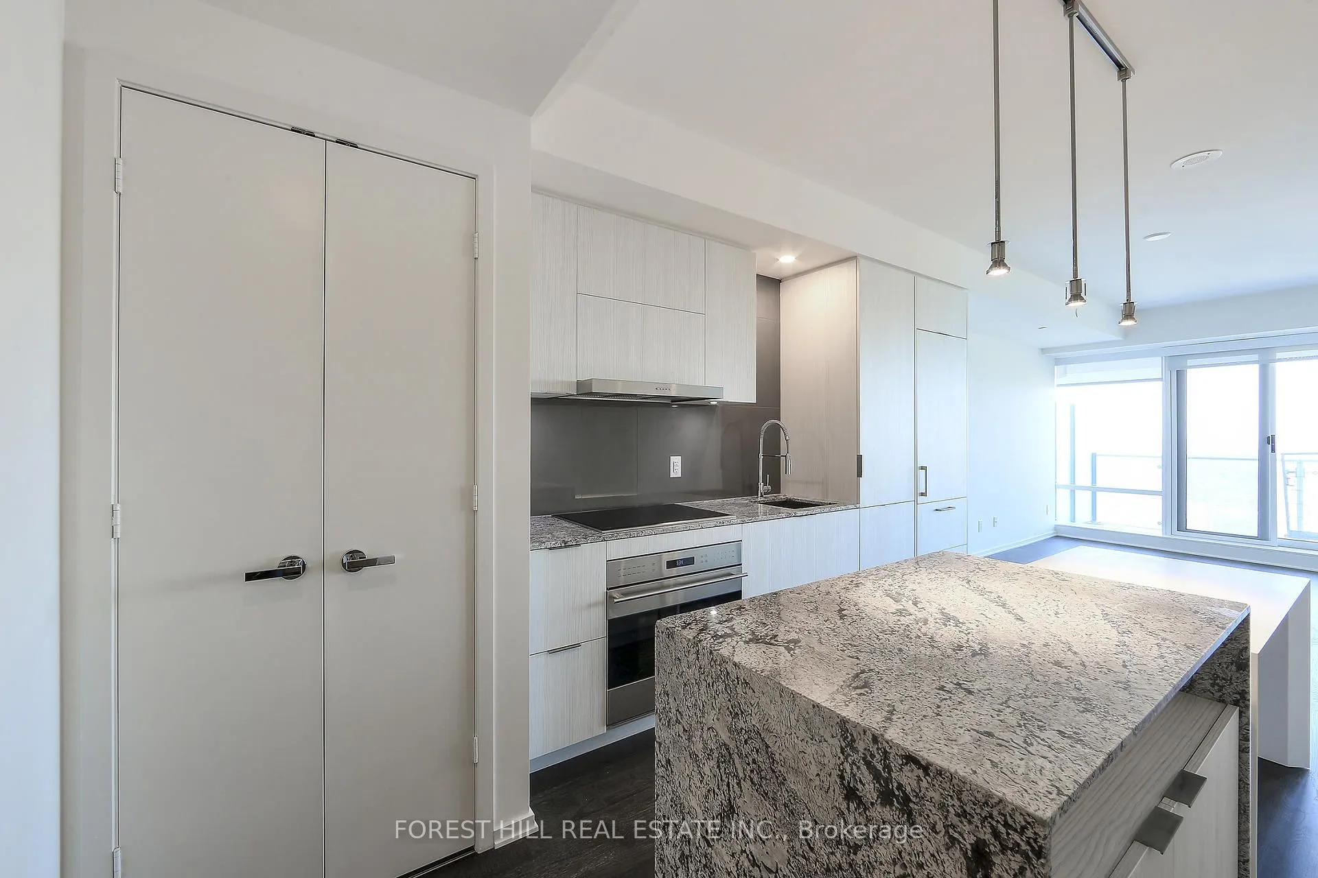 1 Bloor Street E, #6508