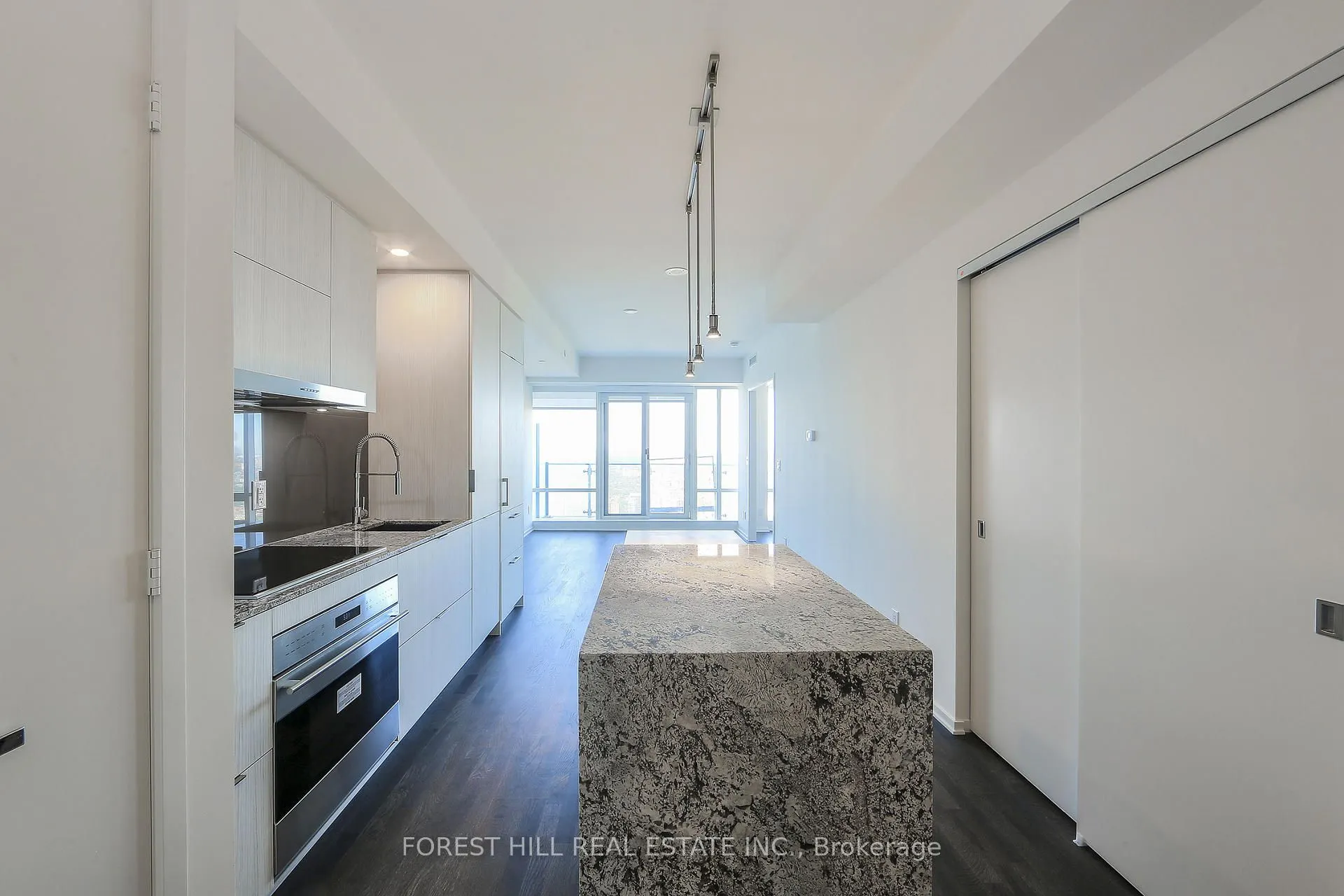 1 Bloor Street E, #6508