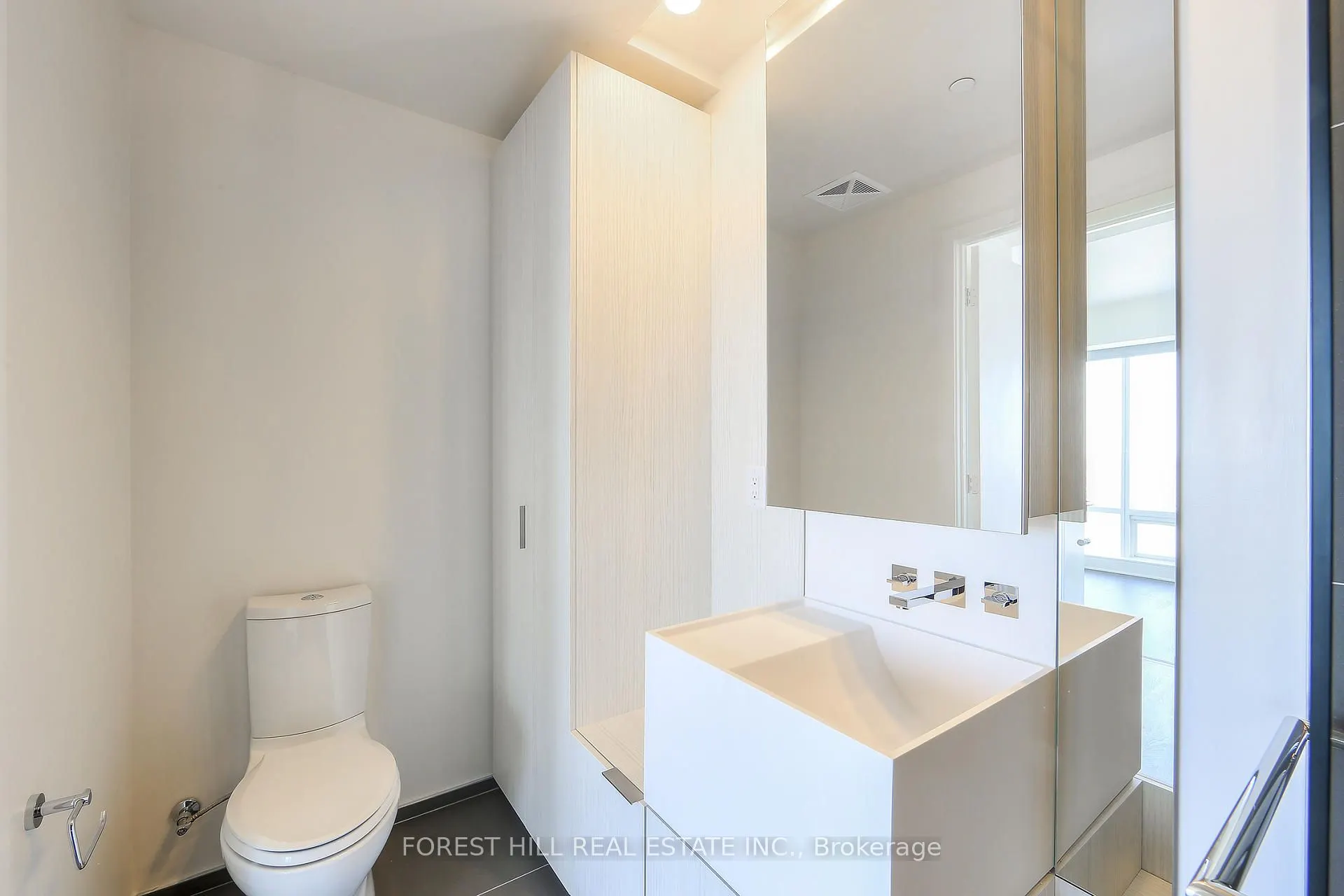 1 Bloor Street E, #6508
