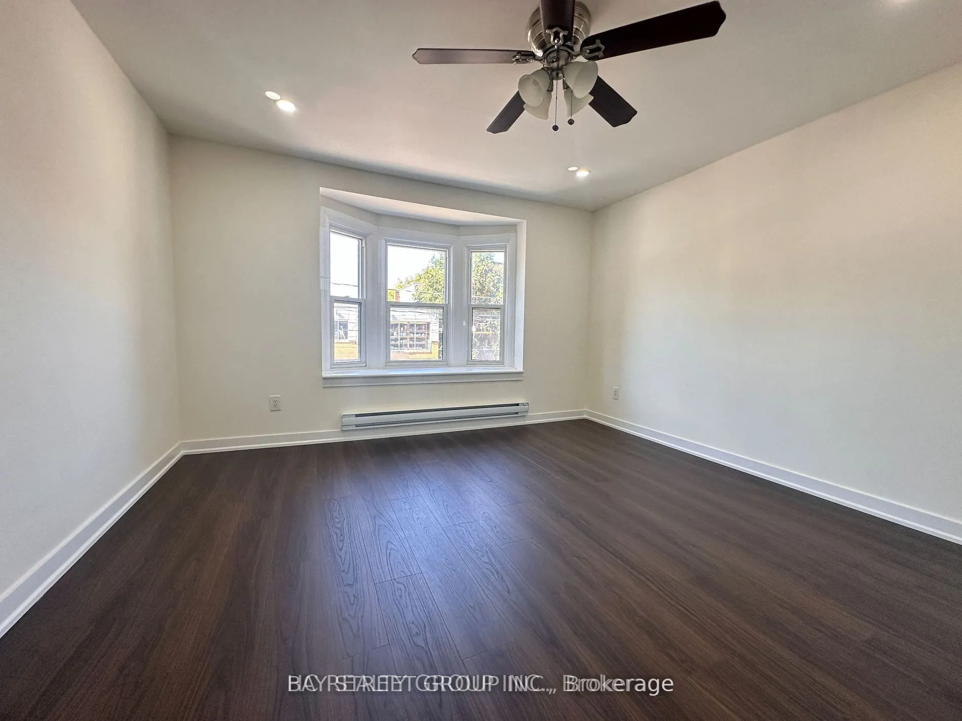 859 1/2 Bathurst Street, #Upper