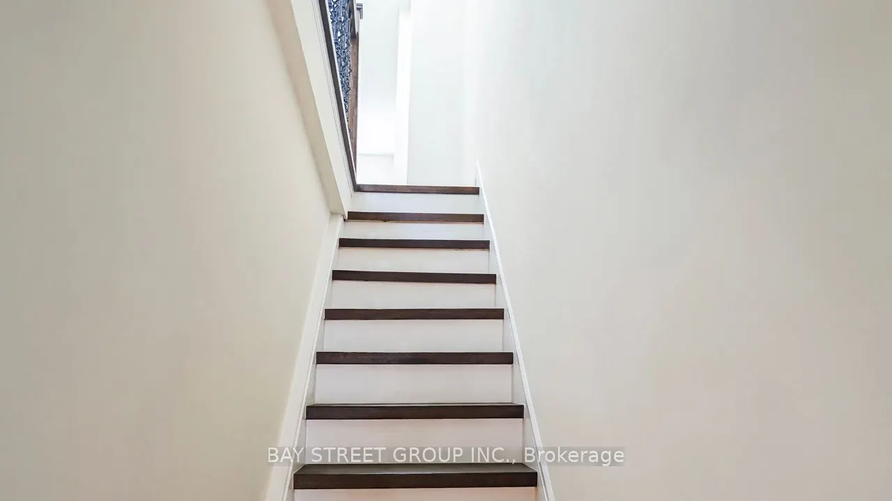 859 1/2 Bathurst Street, #Upper