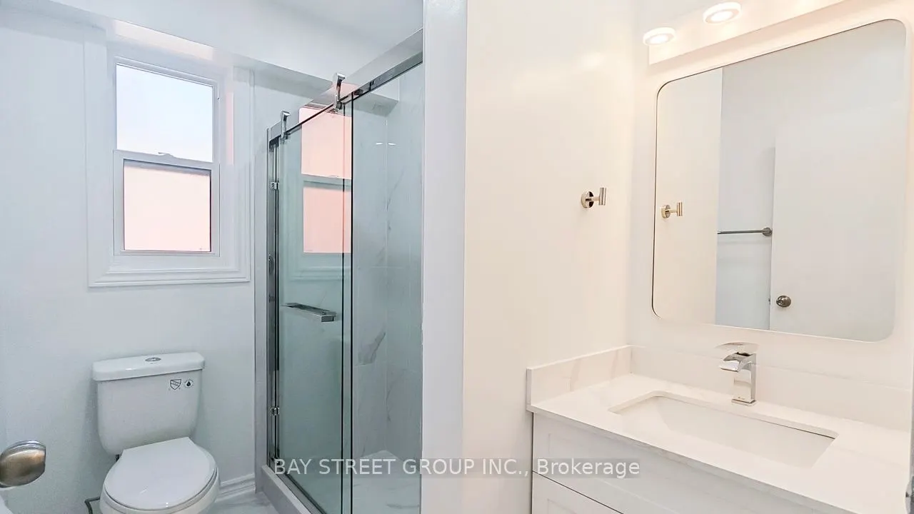 859 1/2 Bathurst Street, #Upper