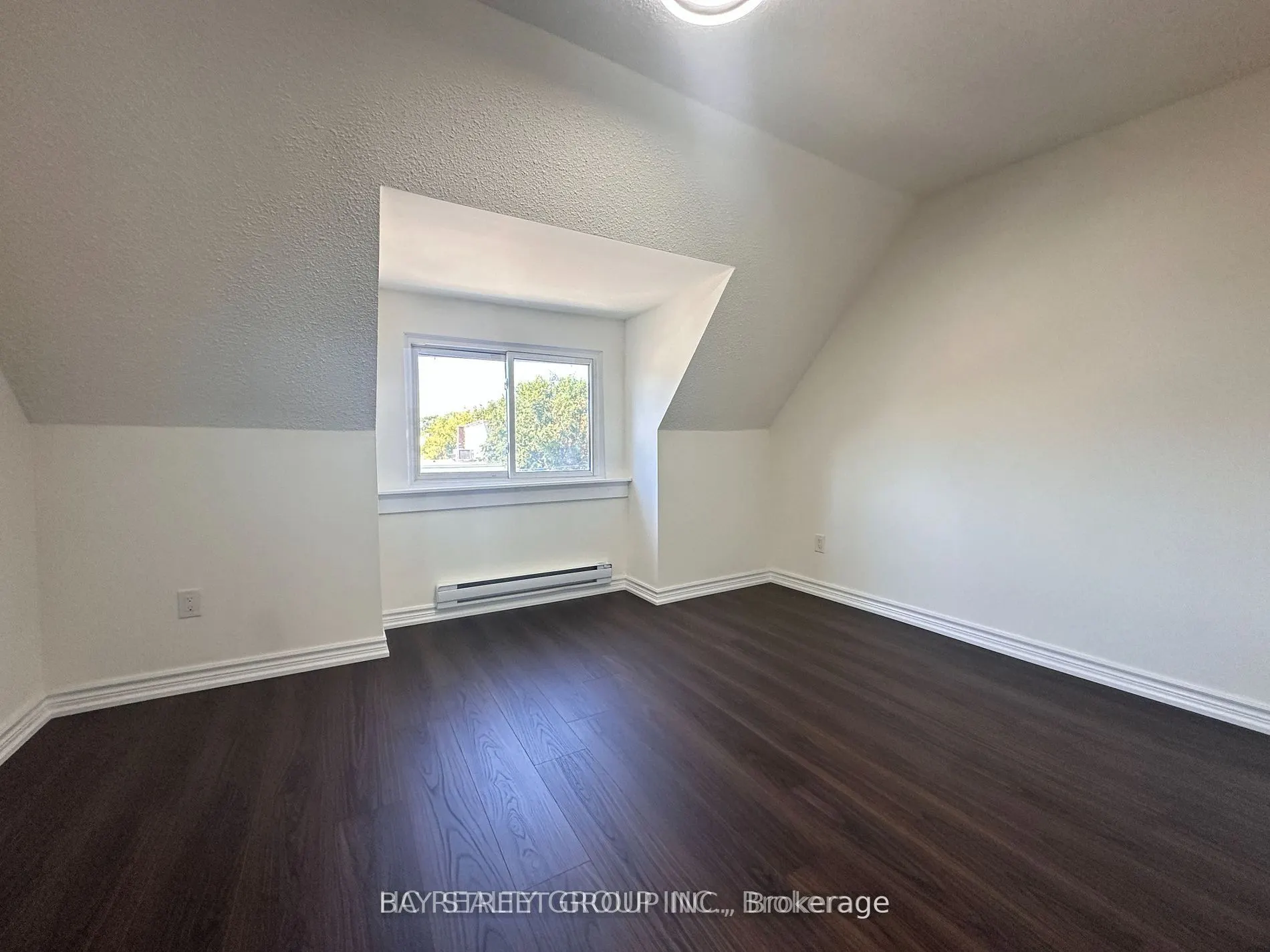 859 1/2 Bathurst Street, #Upper