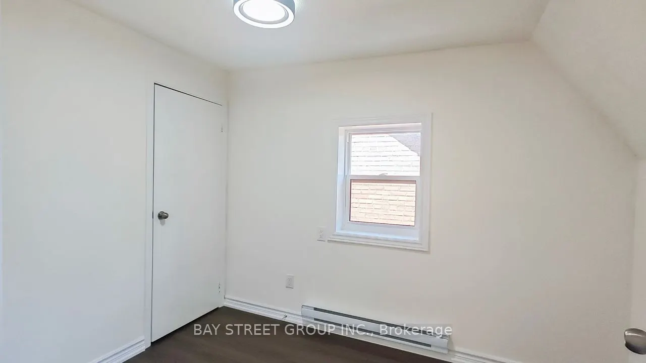 859 1/2 Bathurst Street, #Upper