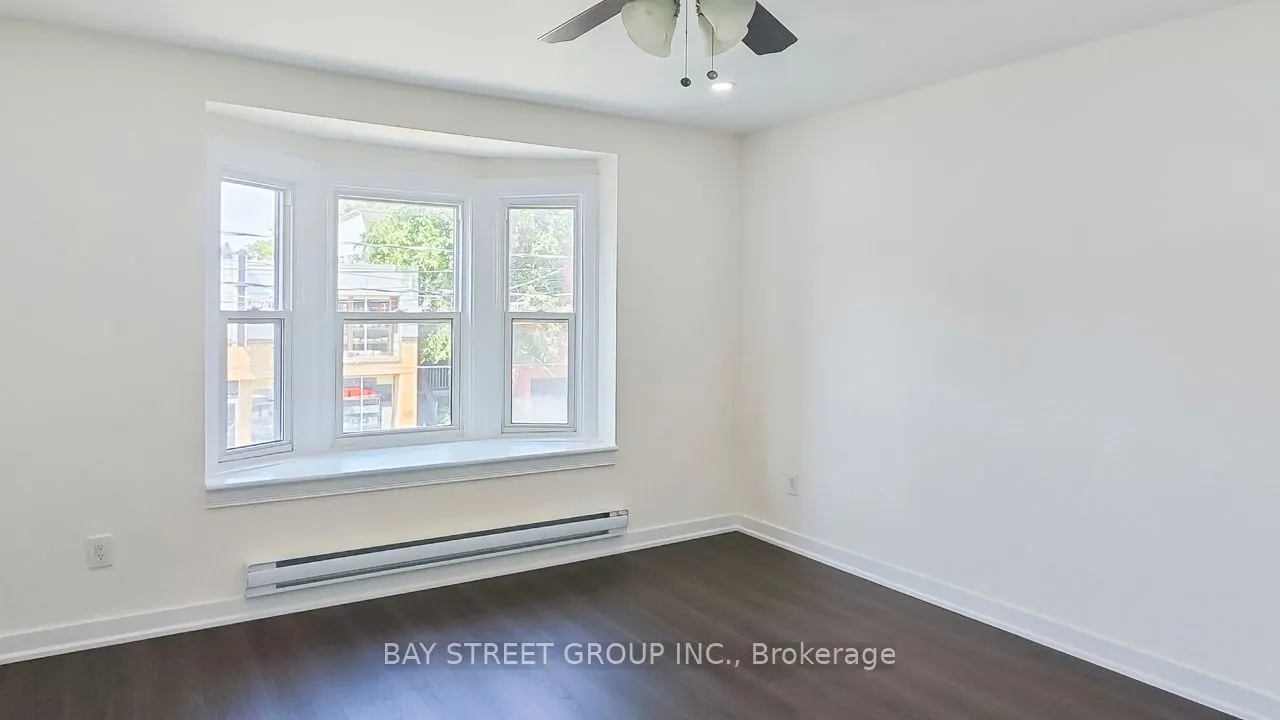 859 1/2 Bathurst Street, #Upper