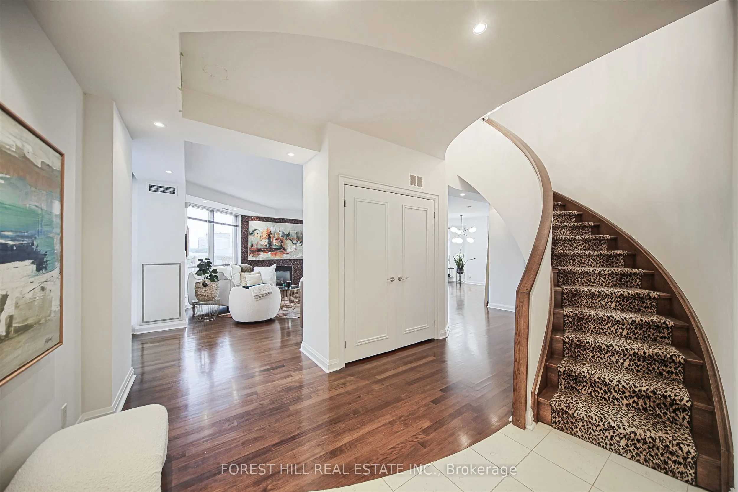 3 McAlpine Street, #501