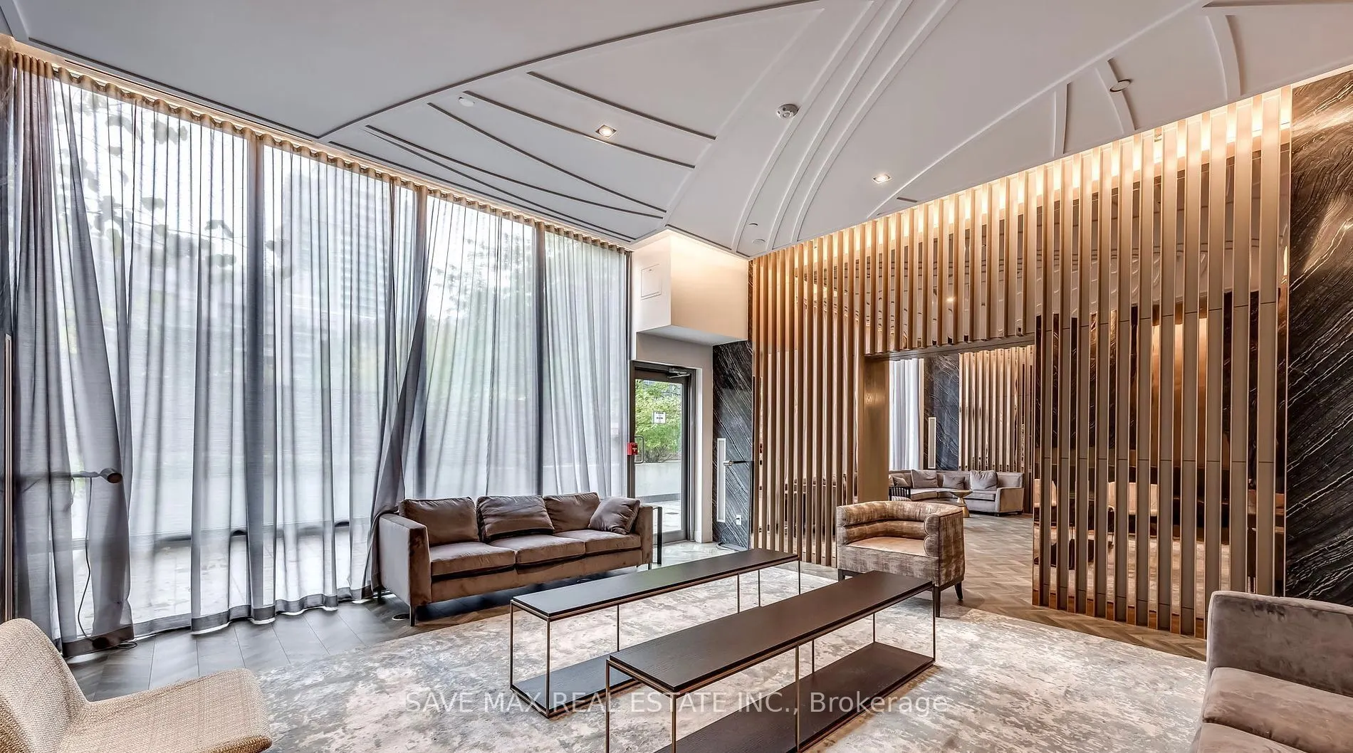 7 Kenaston Gardens E, #220