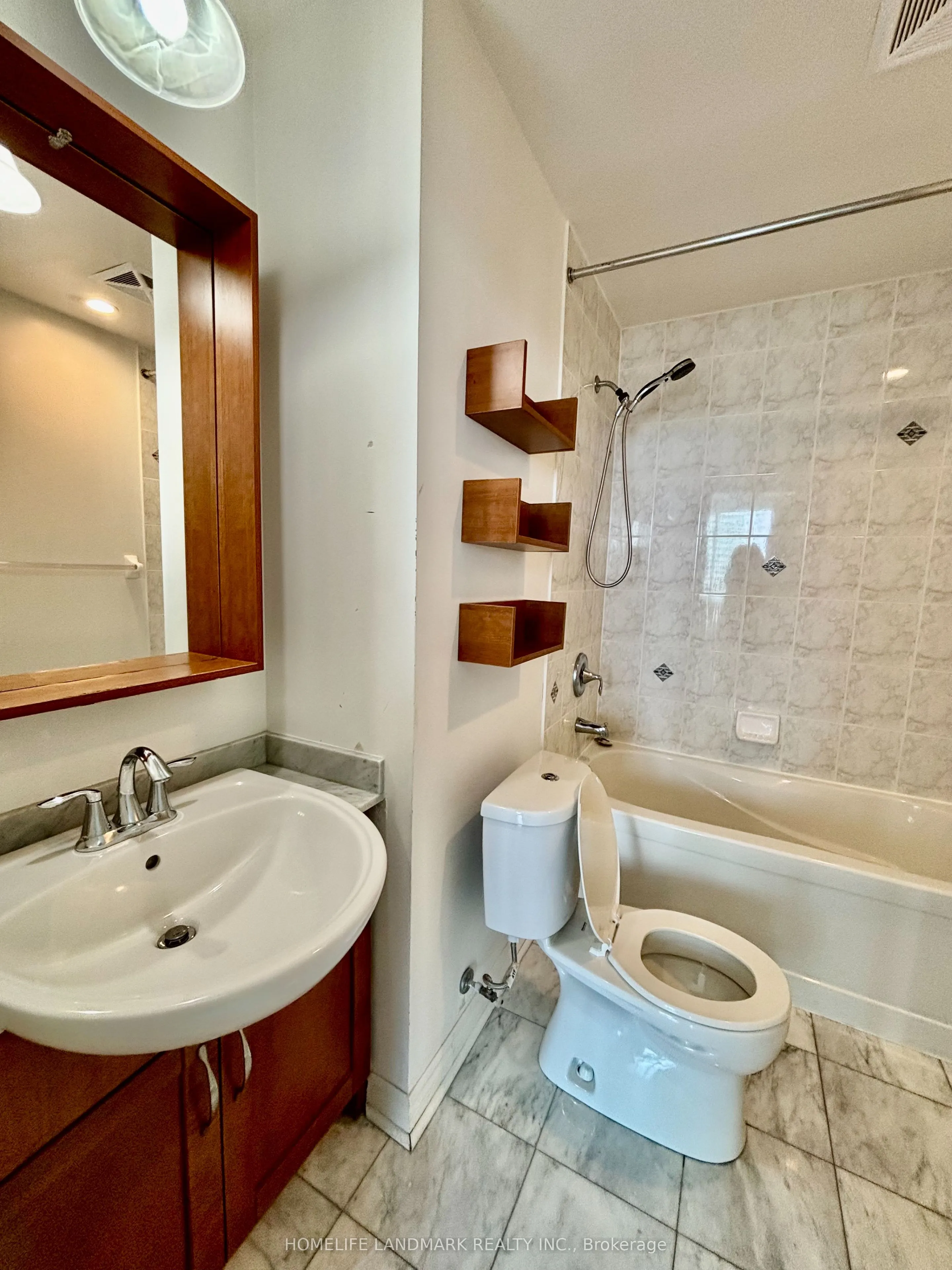 18 Holmes Avenue, #1805