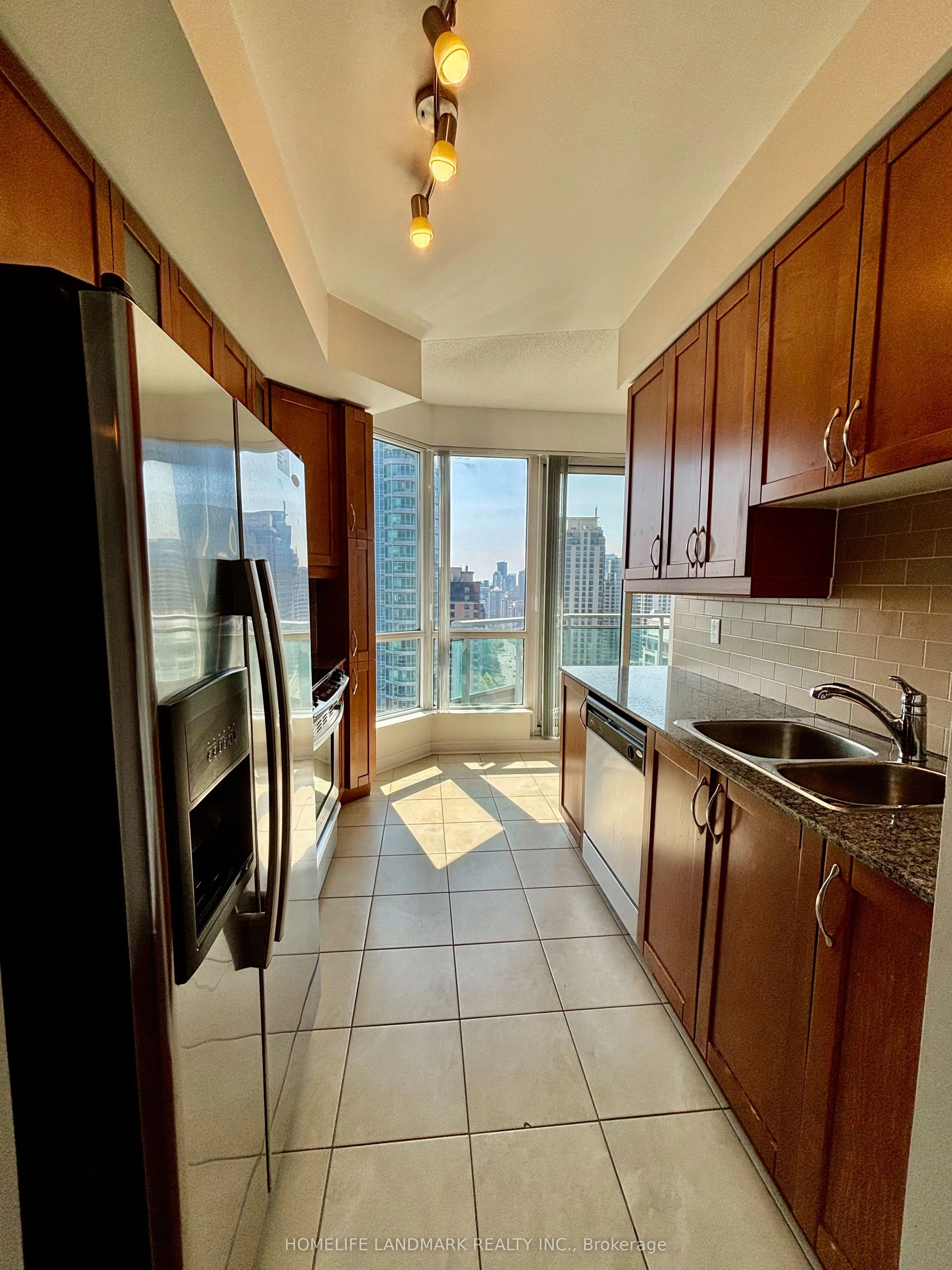 18 Holmes Avenue, #1805