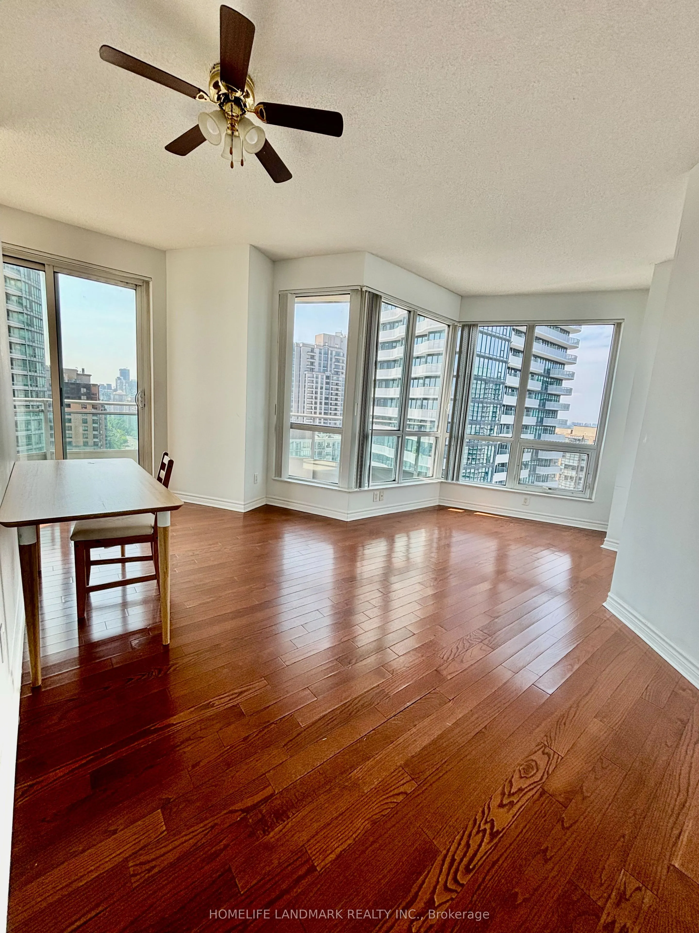 18 Holmes Avenue, #1805