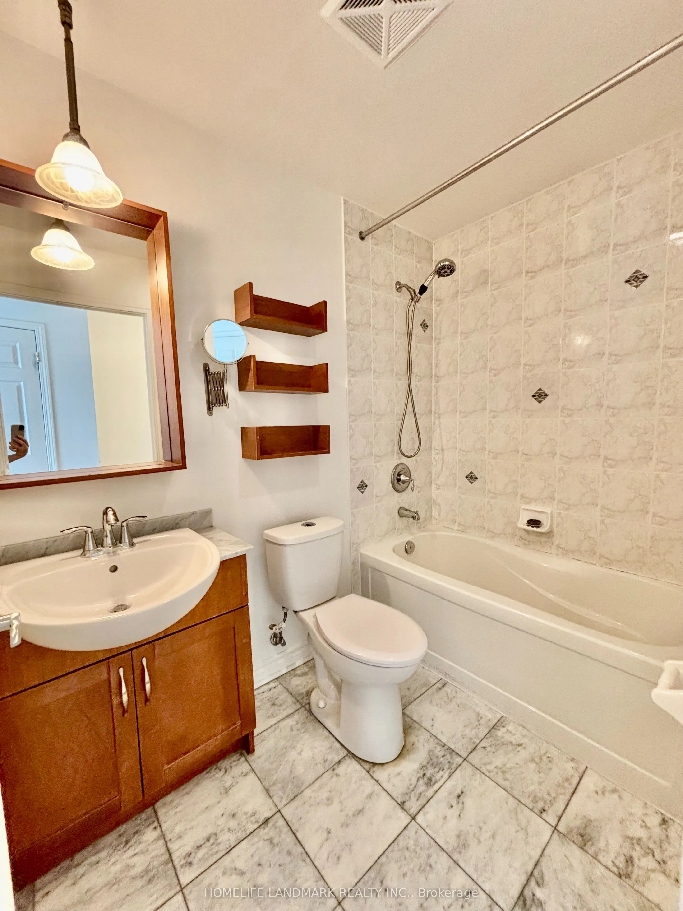 18 Holmes Avenue, #1805