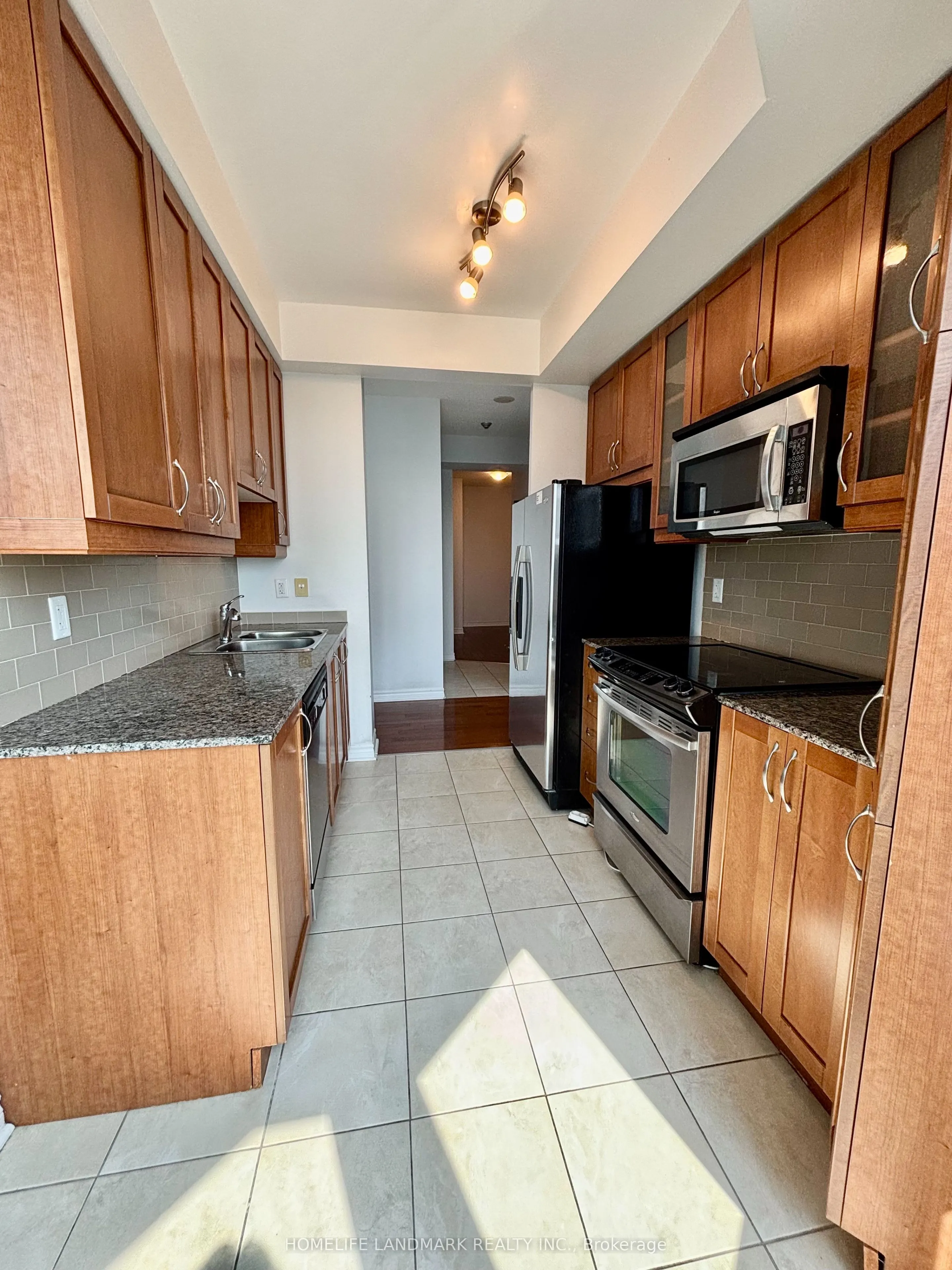 18 Holmes Avenue, #1805