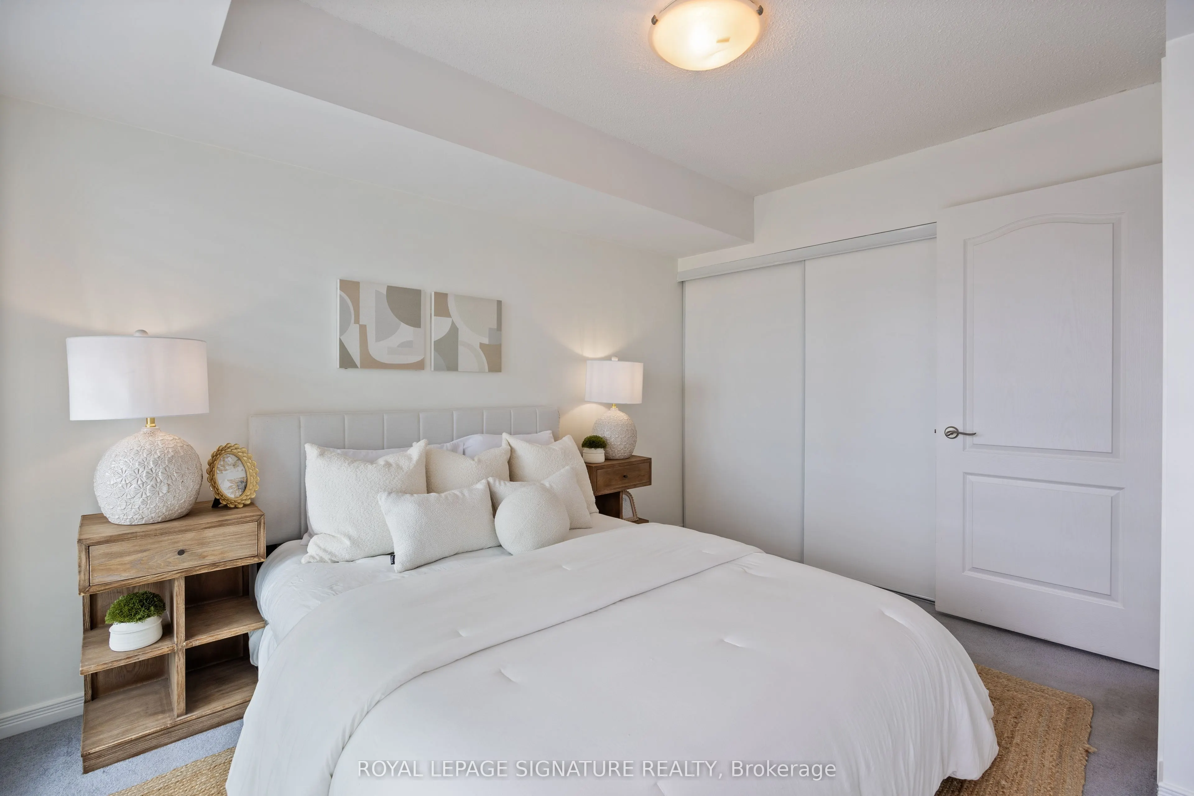 205 The Donway W, #402