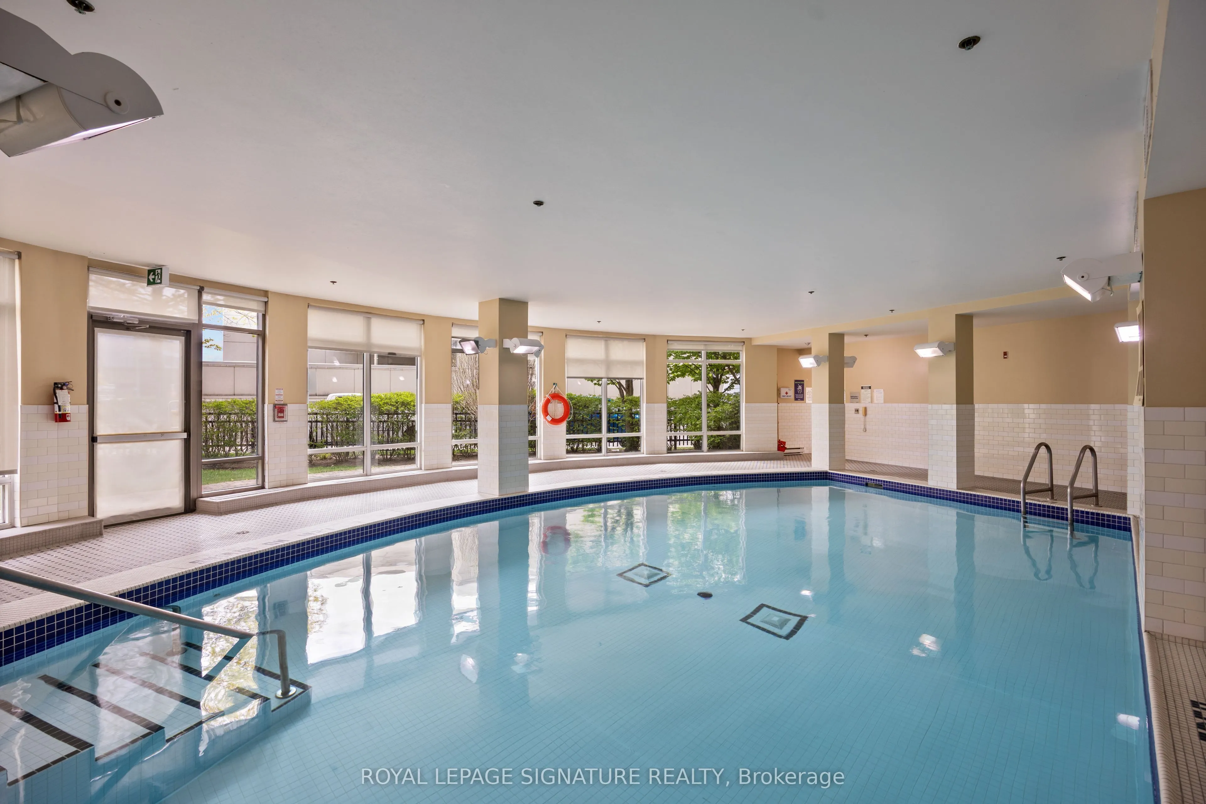 205 The Donway W, #402